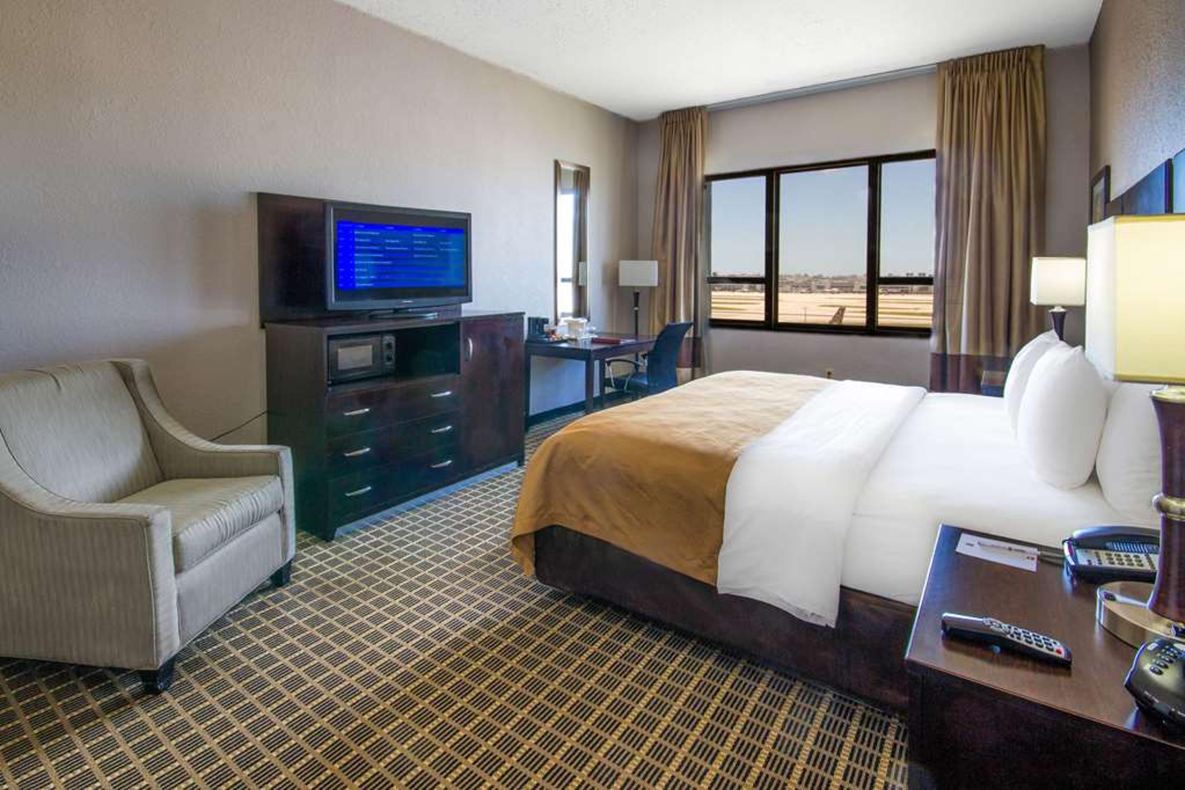 CLARION INN AND SUITES MIAMI INTERN