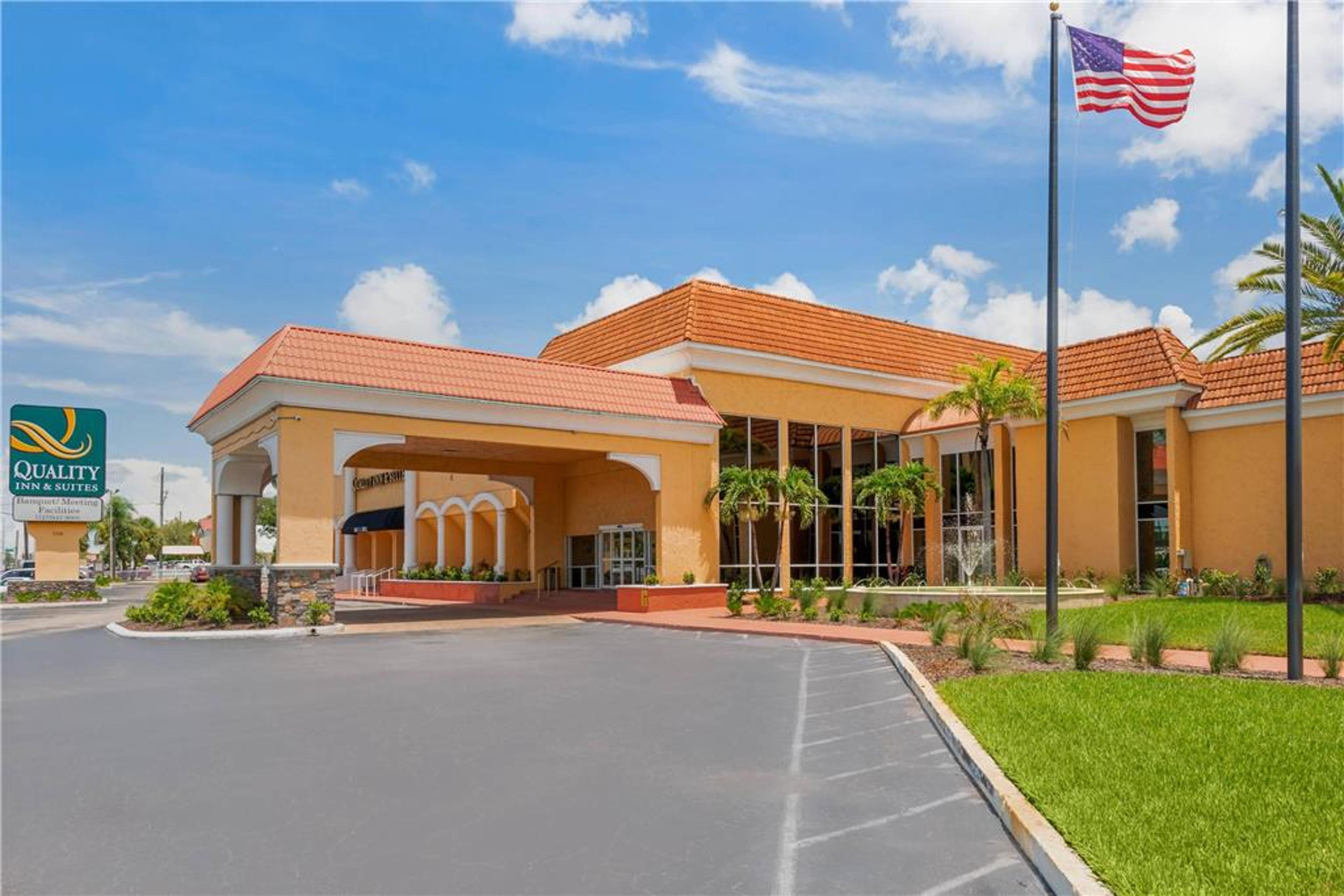 QUALITY INN & SUITES CONFERENCE CEN
