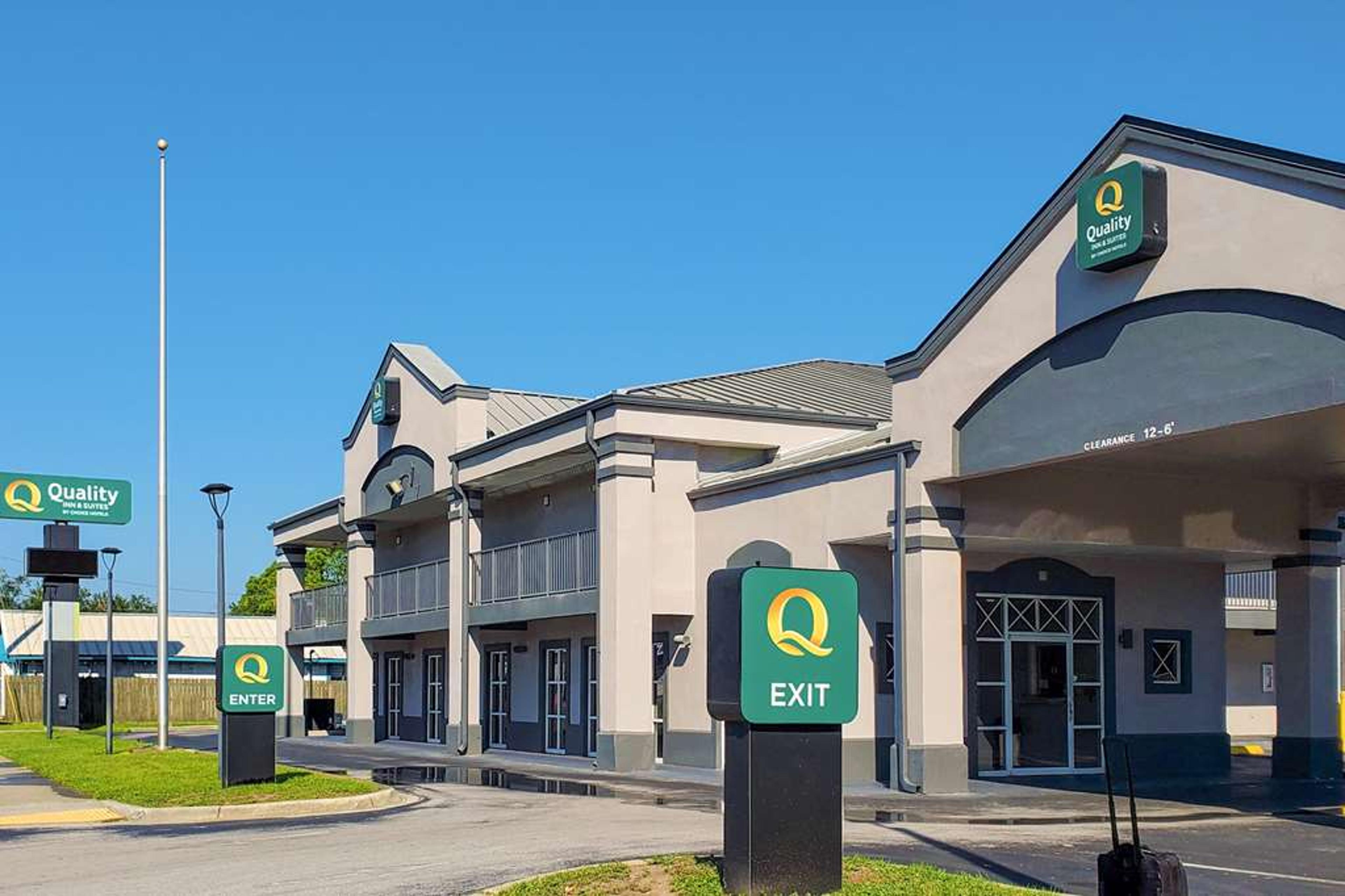 QUALITY INN AND SUITES NEAR PANAMA