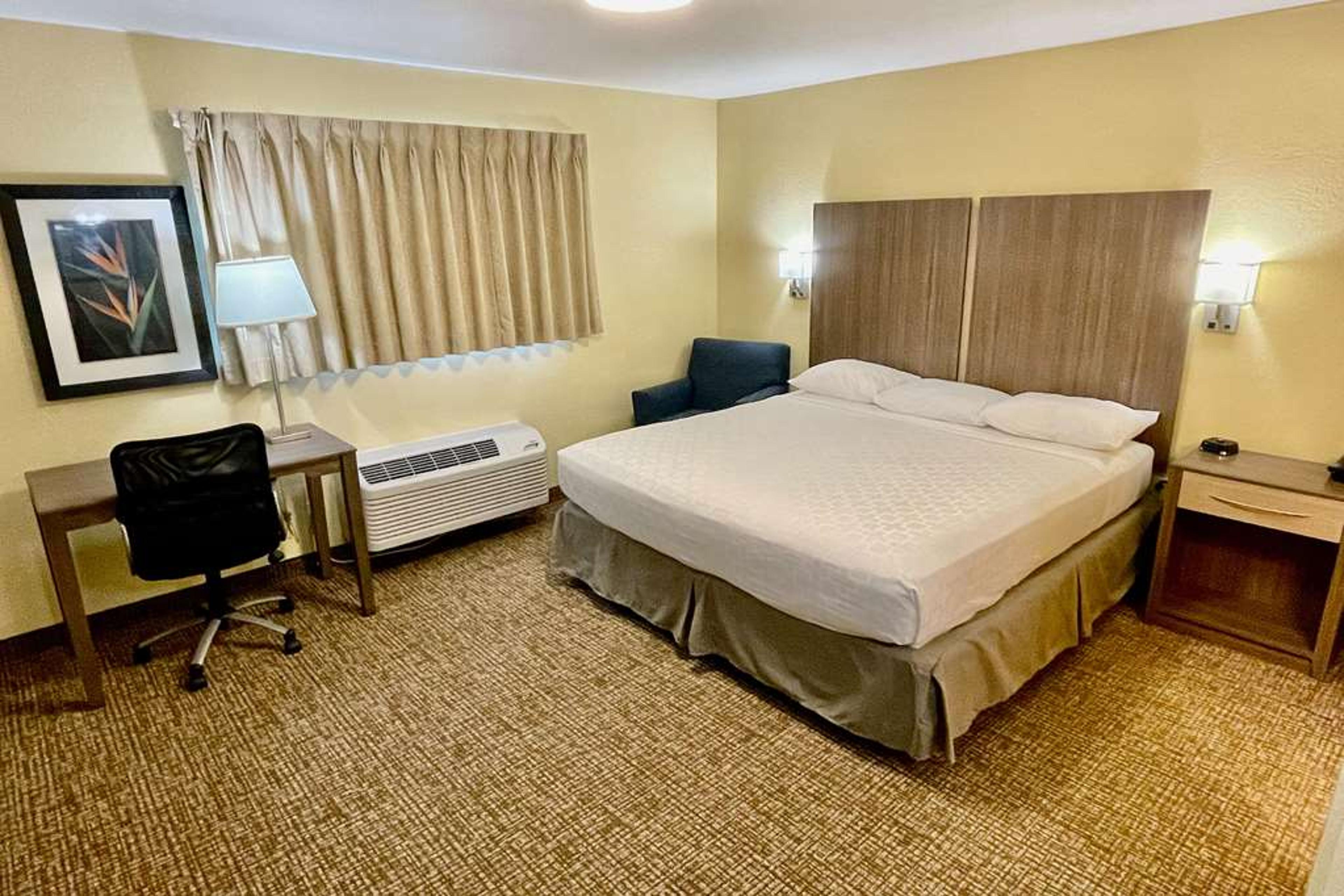 SUBURBAN STUDIOS FORT MYERS CAPE CO