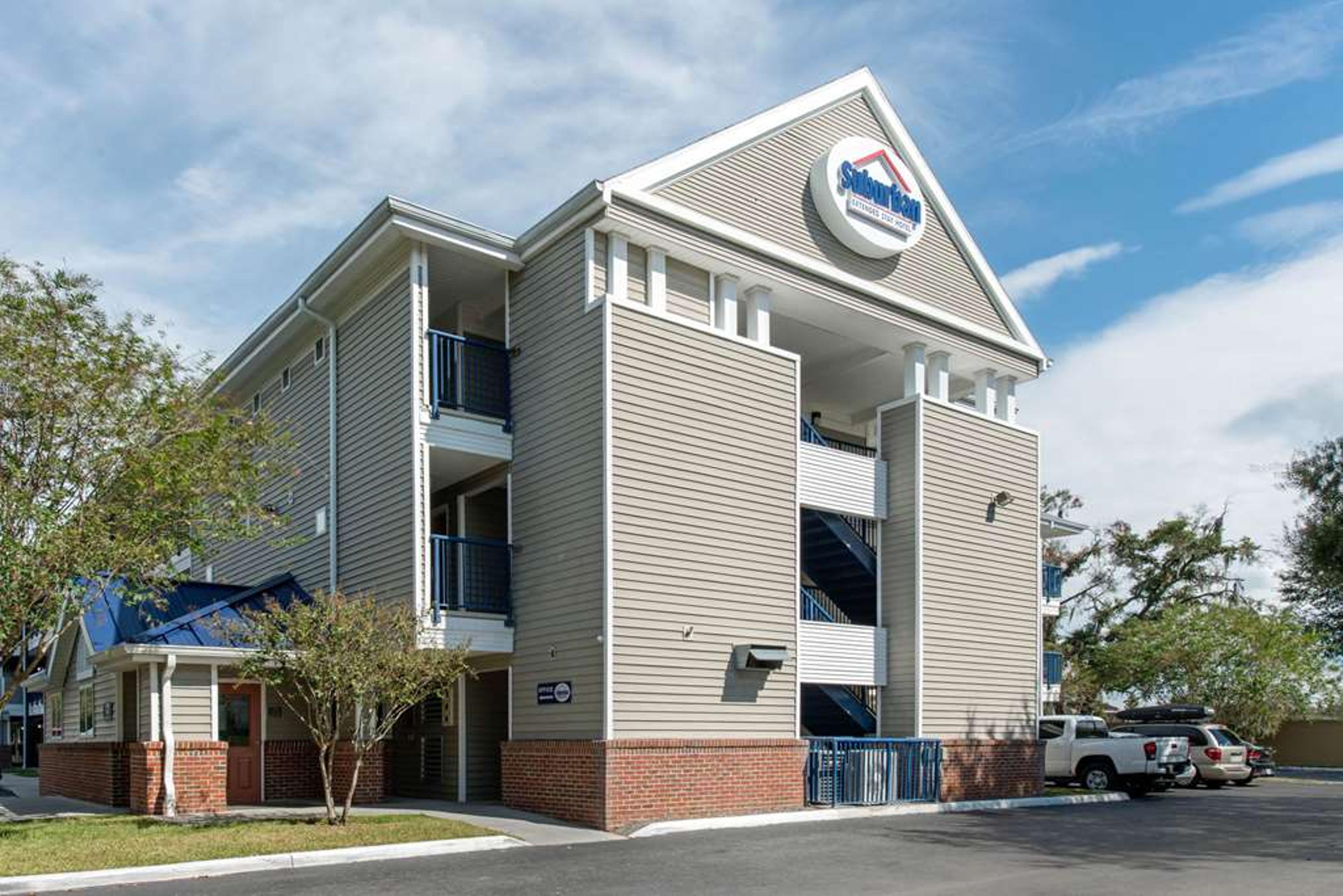 SUBURBAN STUDIOS LAKELAND NORTH I-4