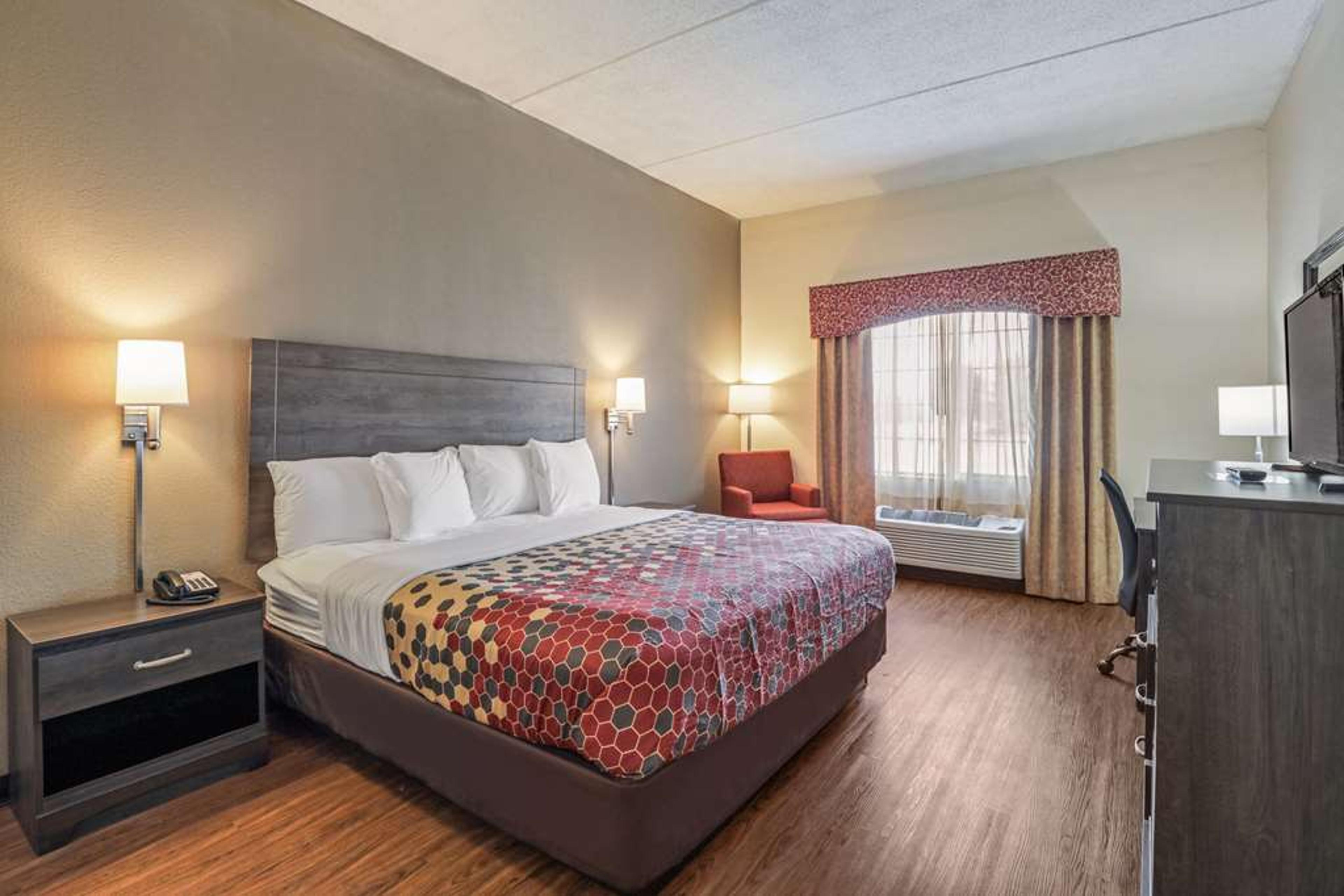 ECONO LODGE INN & SUITES