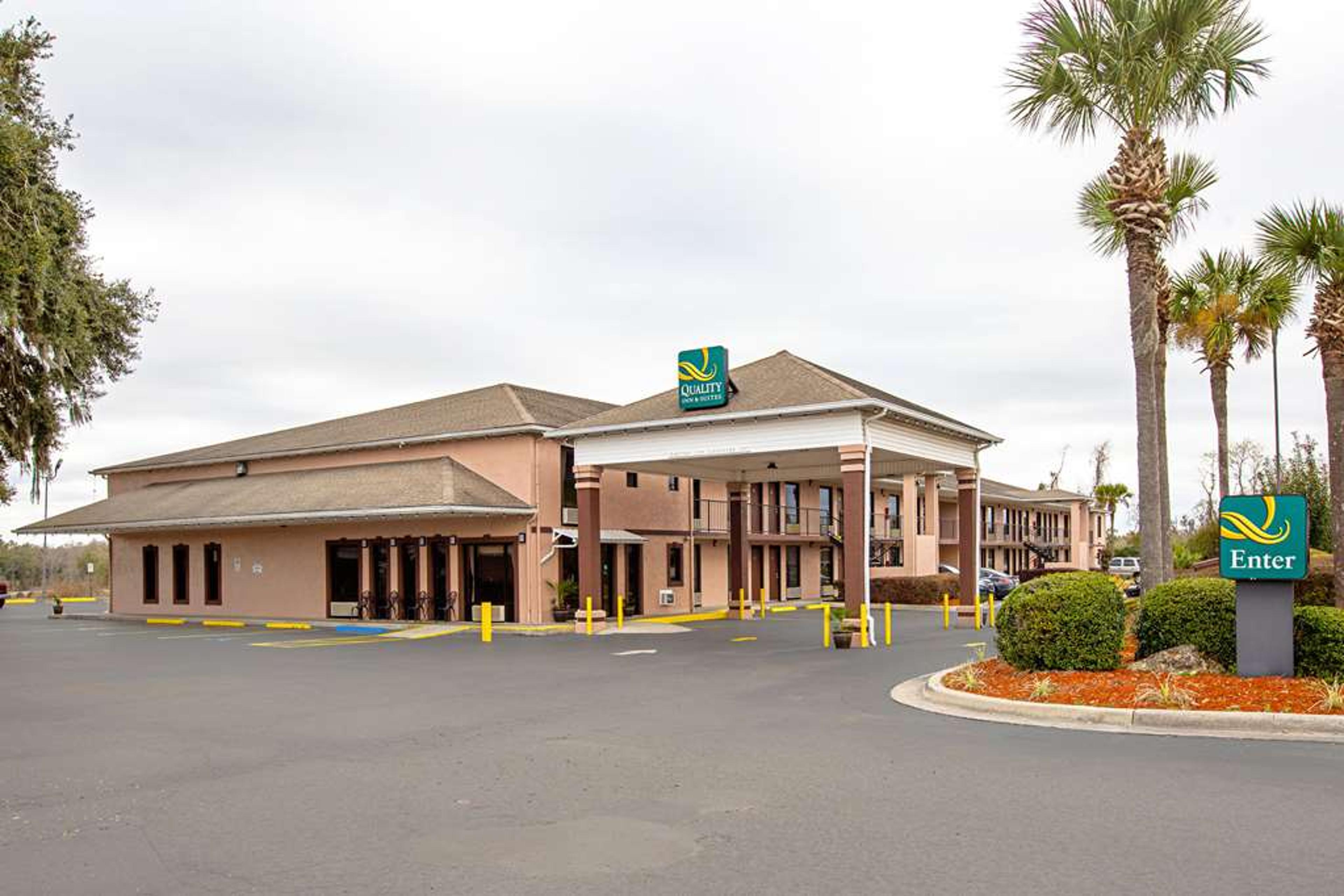 QUALITY INN AND SUITES LIVE OAK I-1
