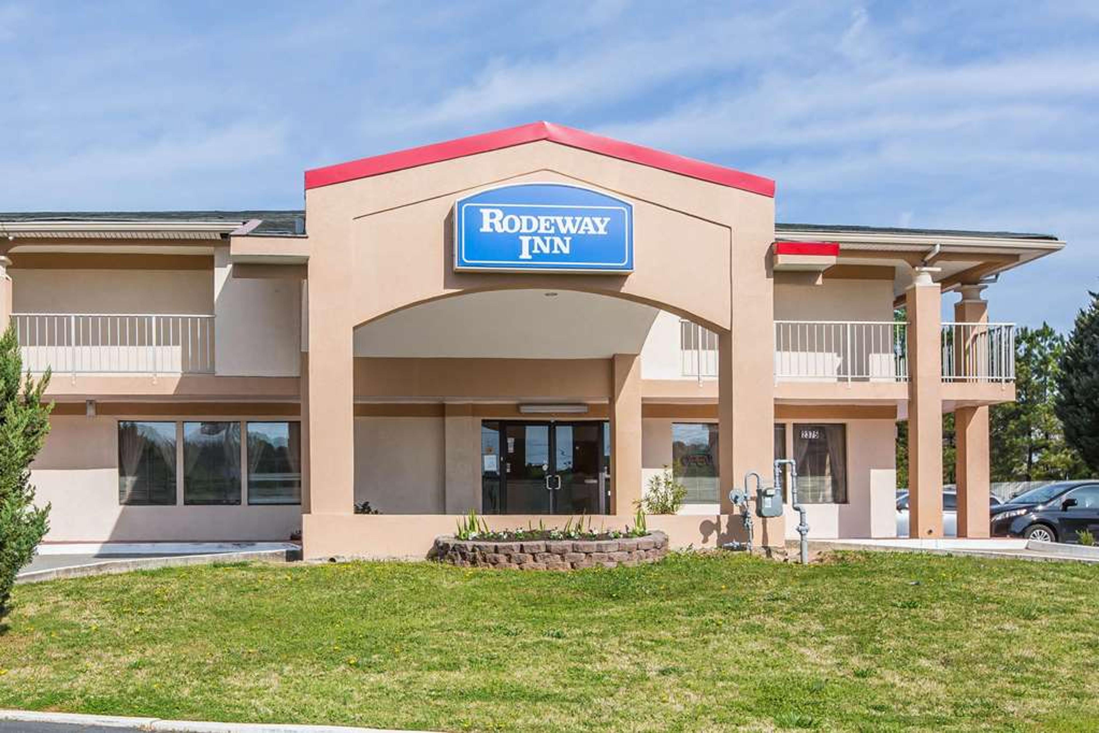RODEWAY INN MARIETTA NEAR DOBBINS A