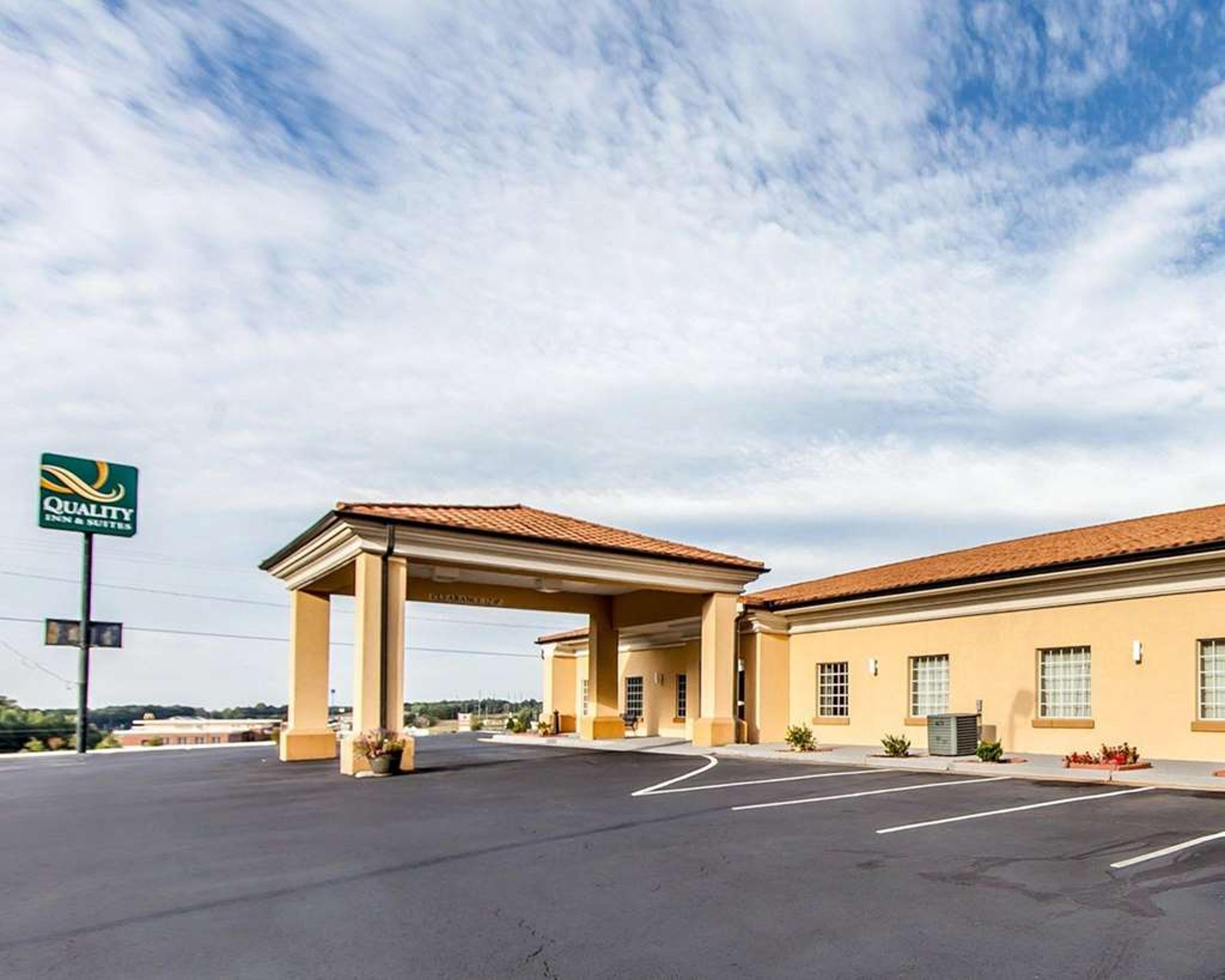 QUALITY INN AND SUITES BREMEN