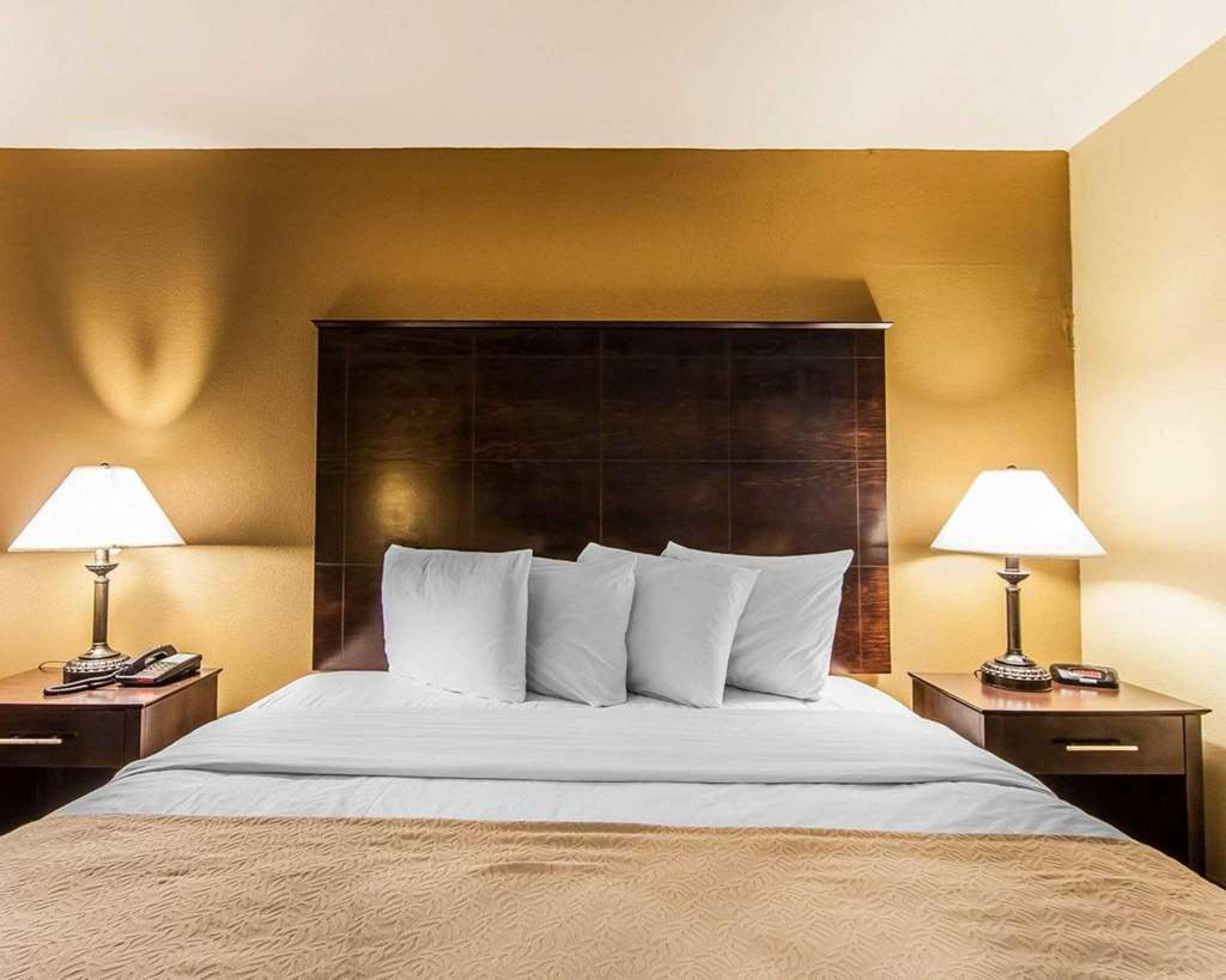 QUALITY INN AND SUITES BREMEN