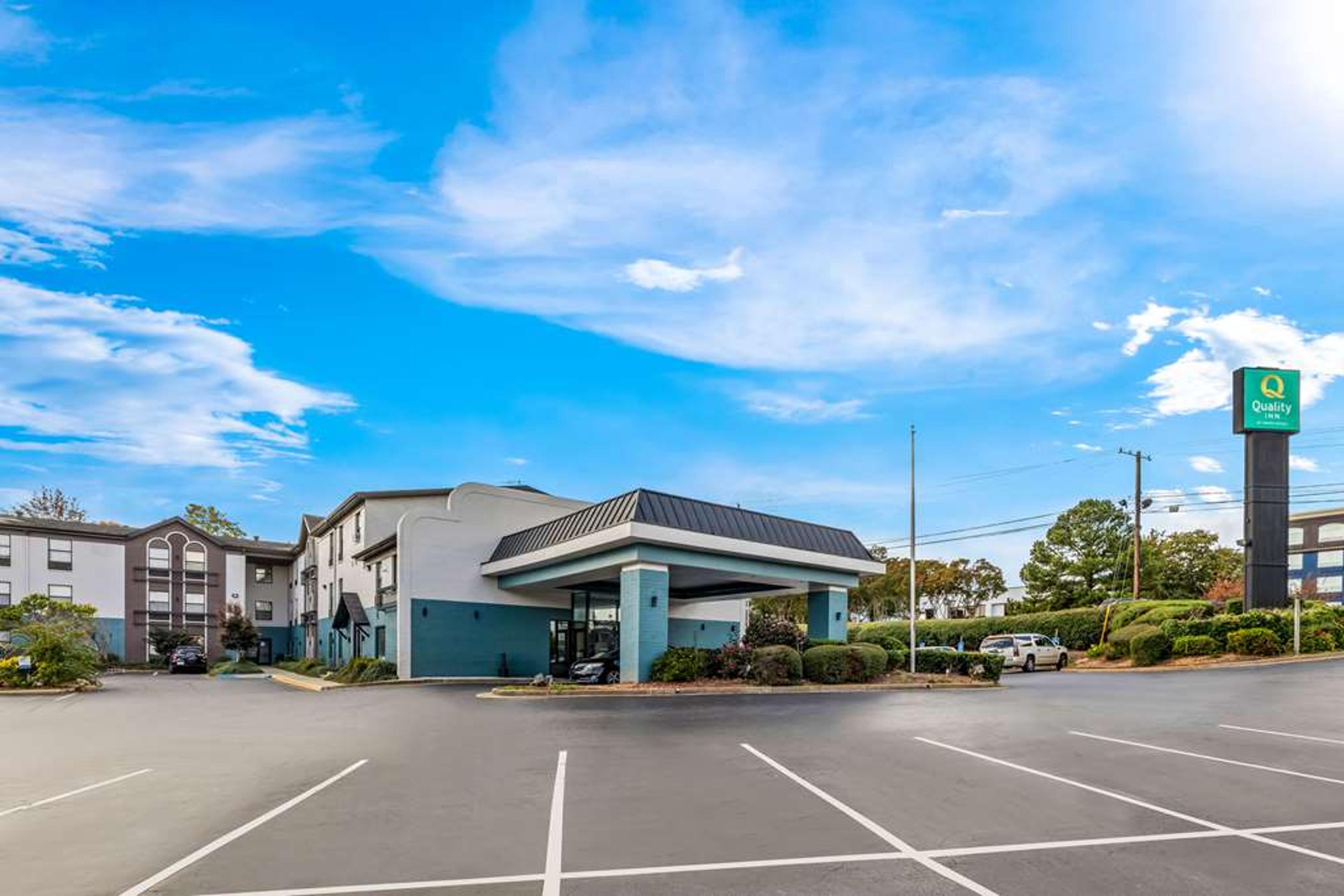 QUALITY INN MARIETTA NEAR DOBBINS A