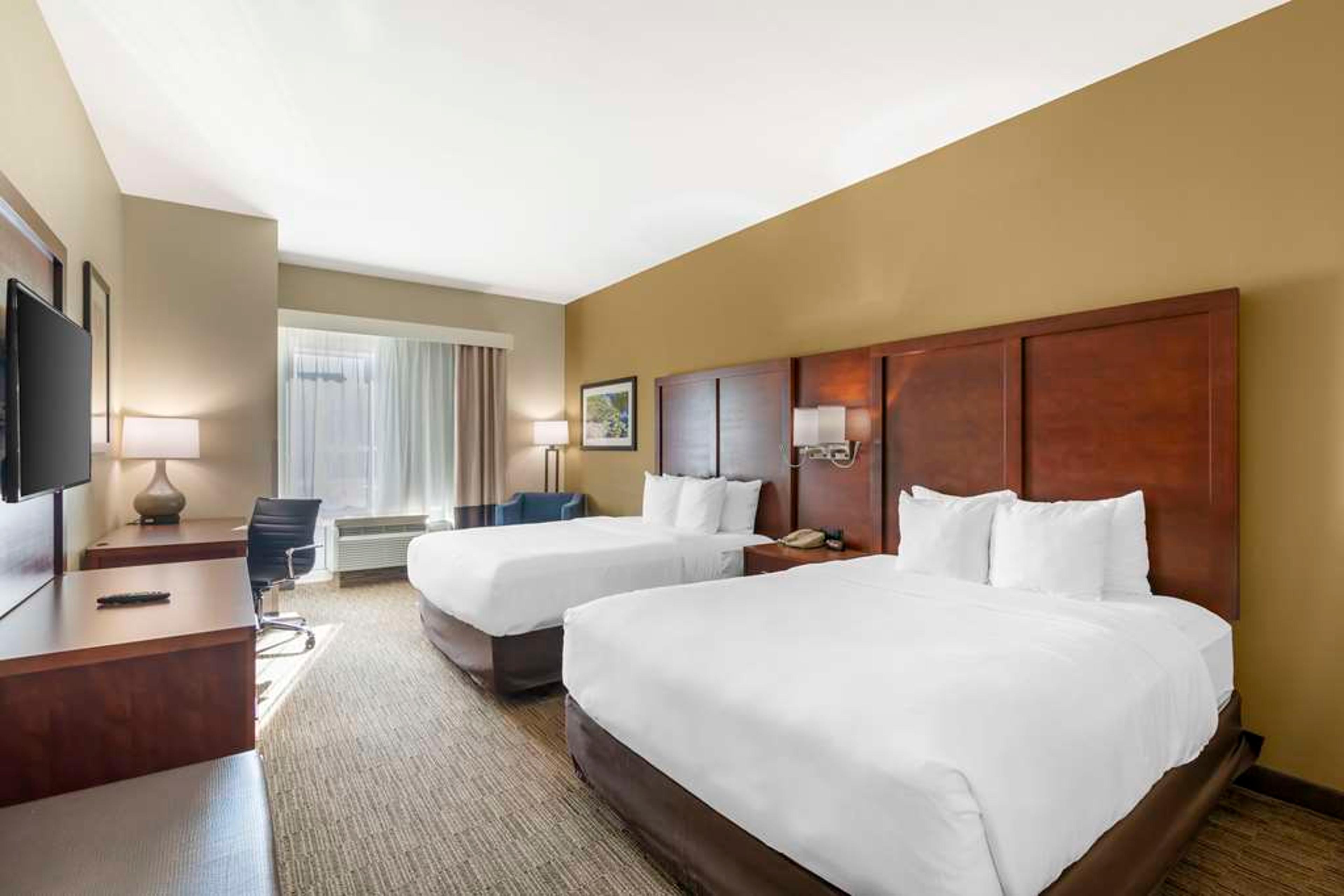 COMFORT INN AND SUITES