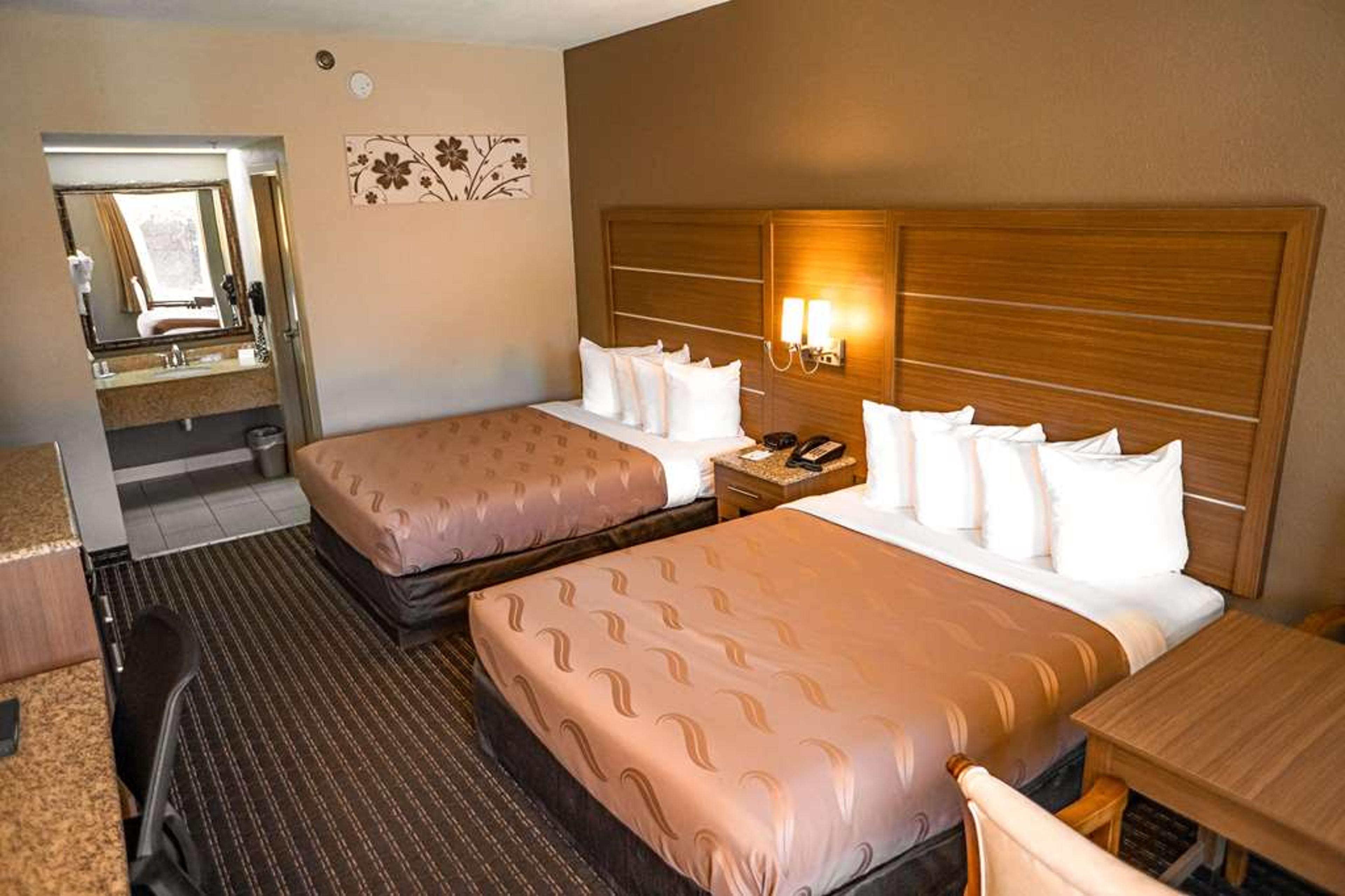 QUALITY INN AND SUITES NEAR SIX FLA