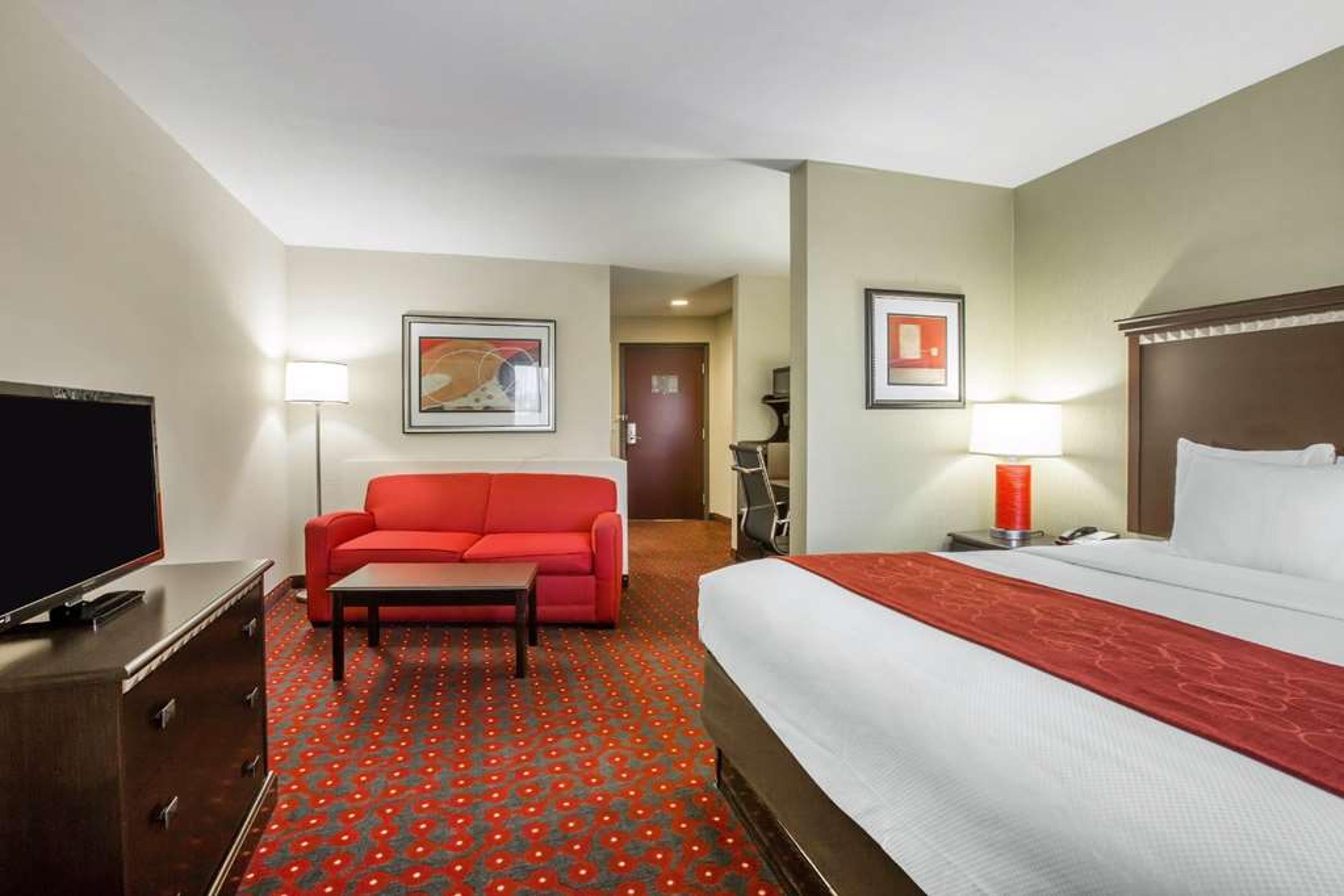COMFORT SUITES LOCUST GROVE