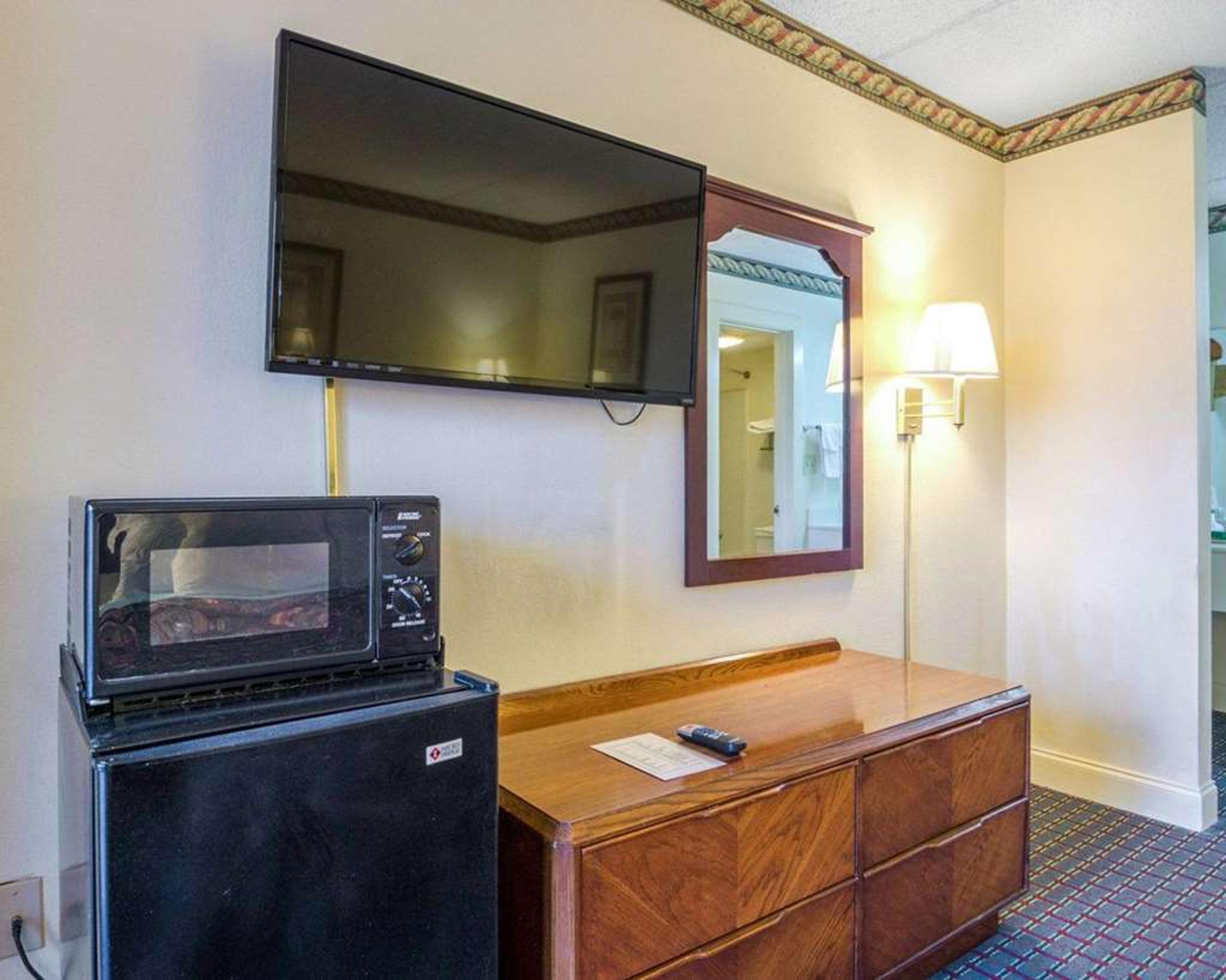 RODEWAY INN