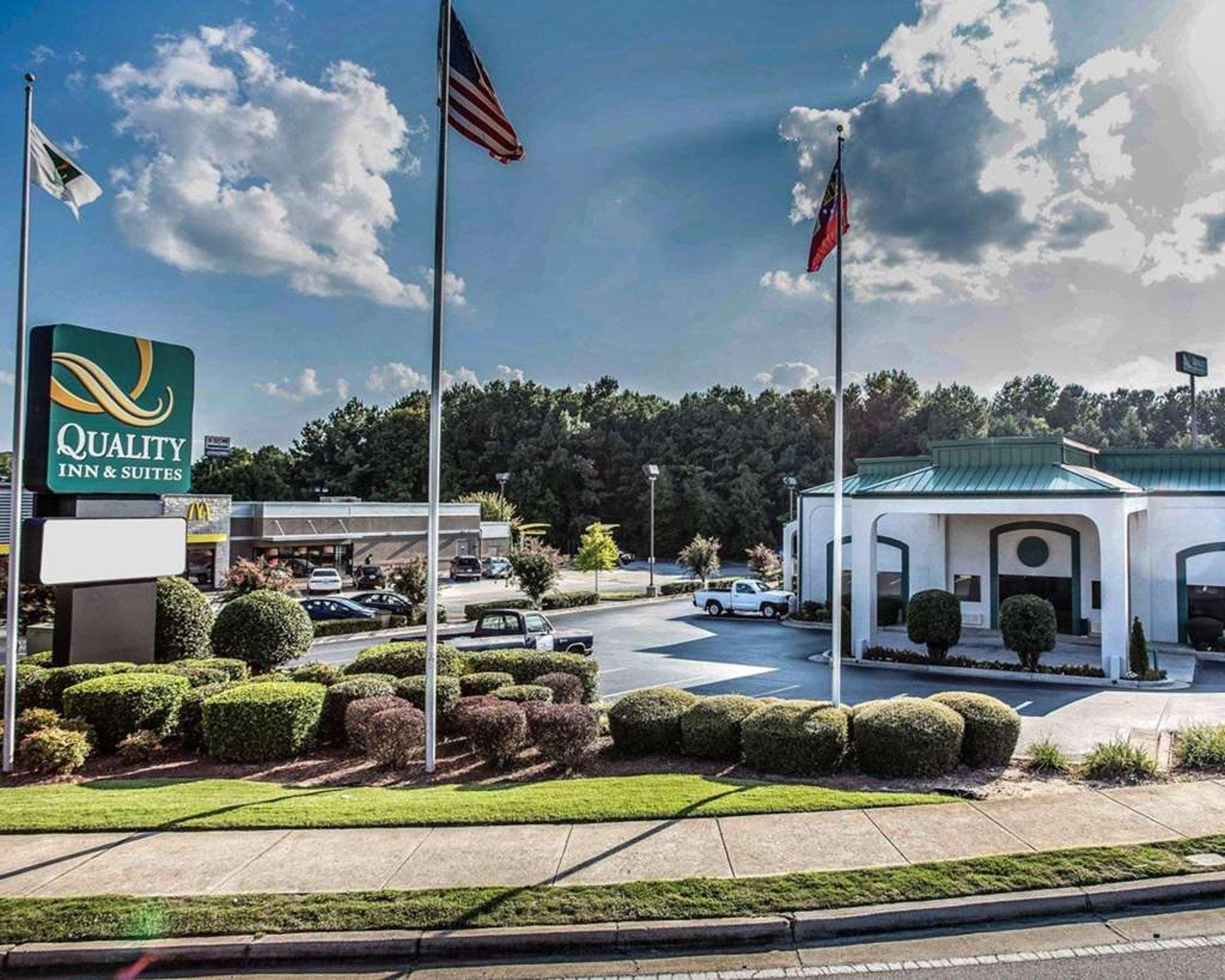 QUALITY INN AND SUITES STOCKBRIDGE