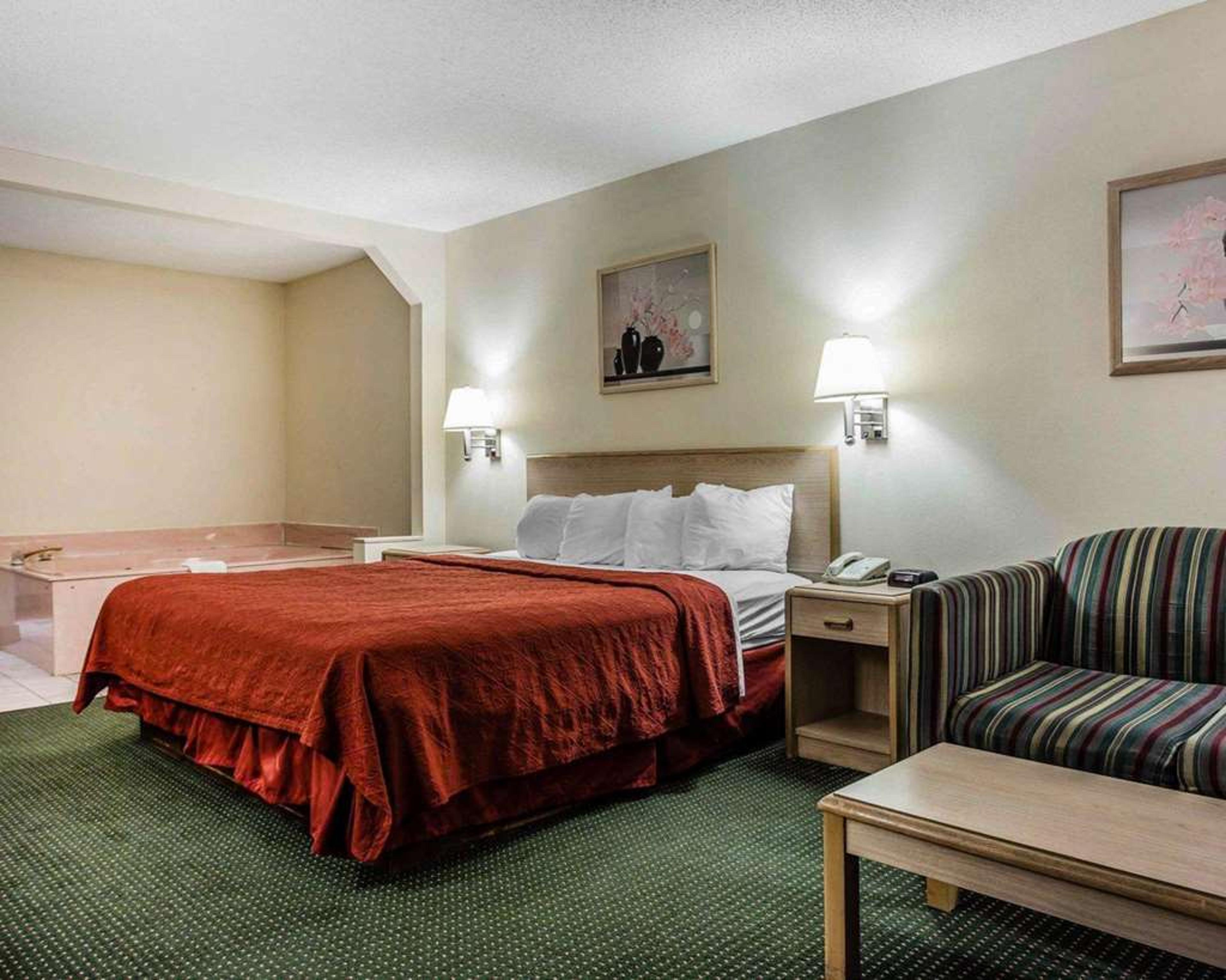 QUALITY INN AND SUITES STOCKBRIDGE