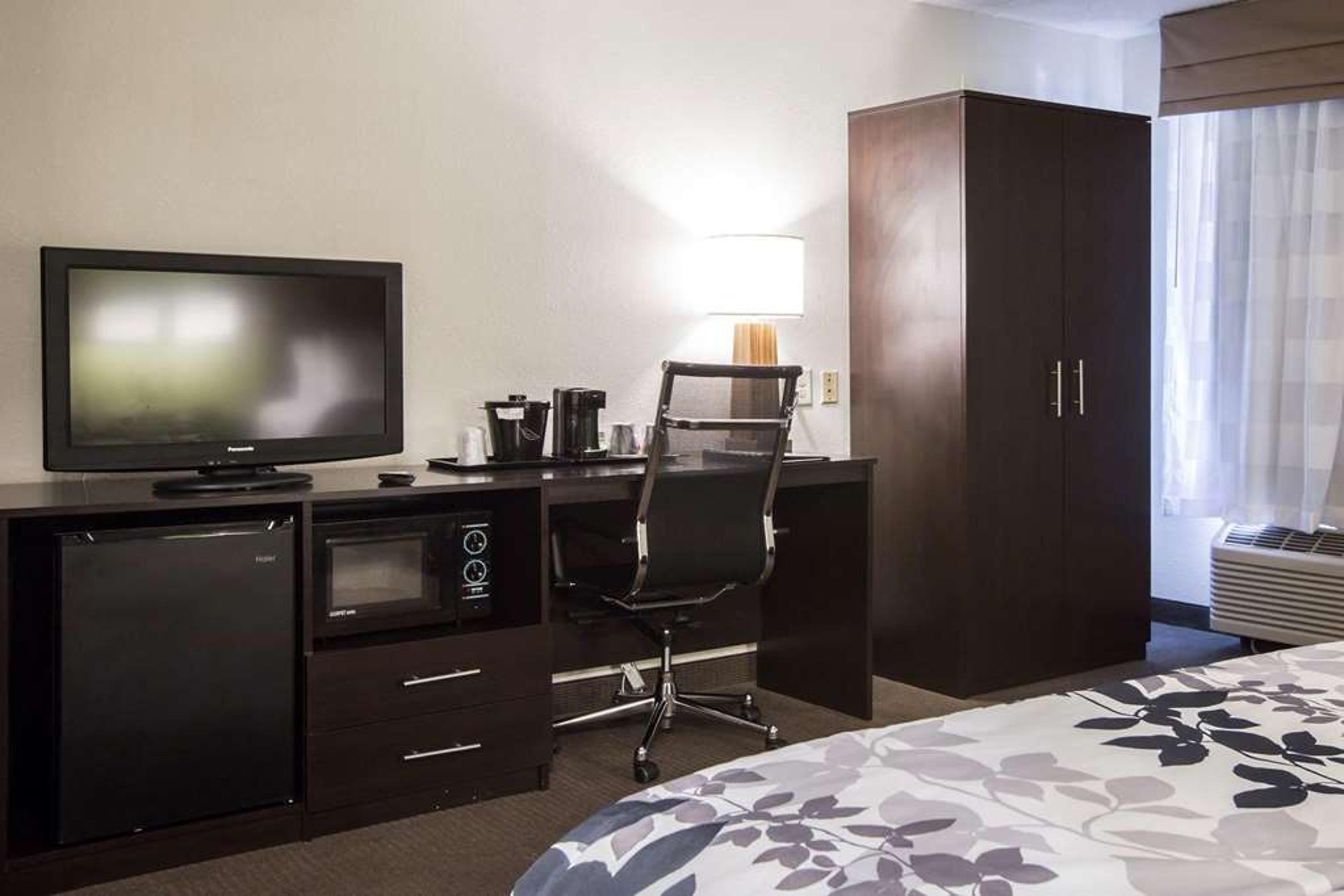 SLEEP INN AIRPORT