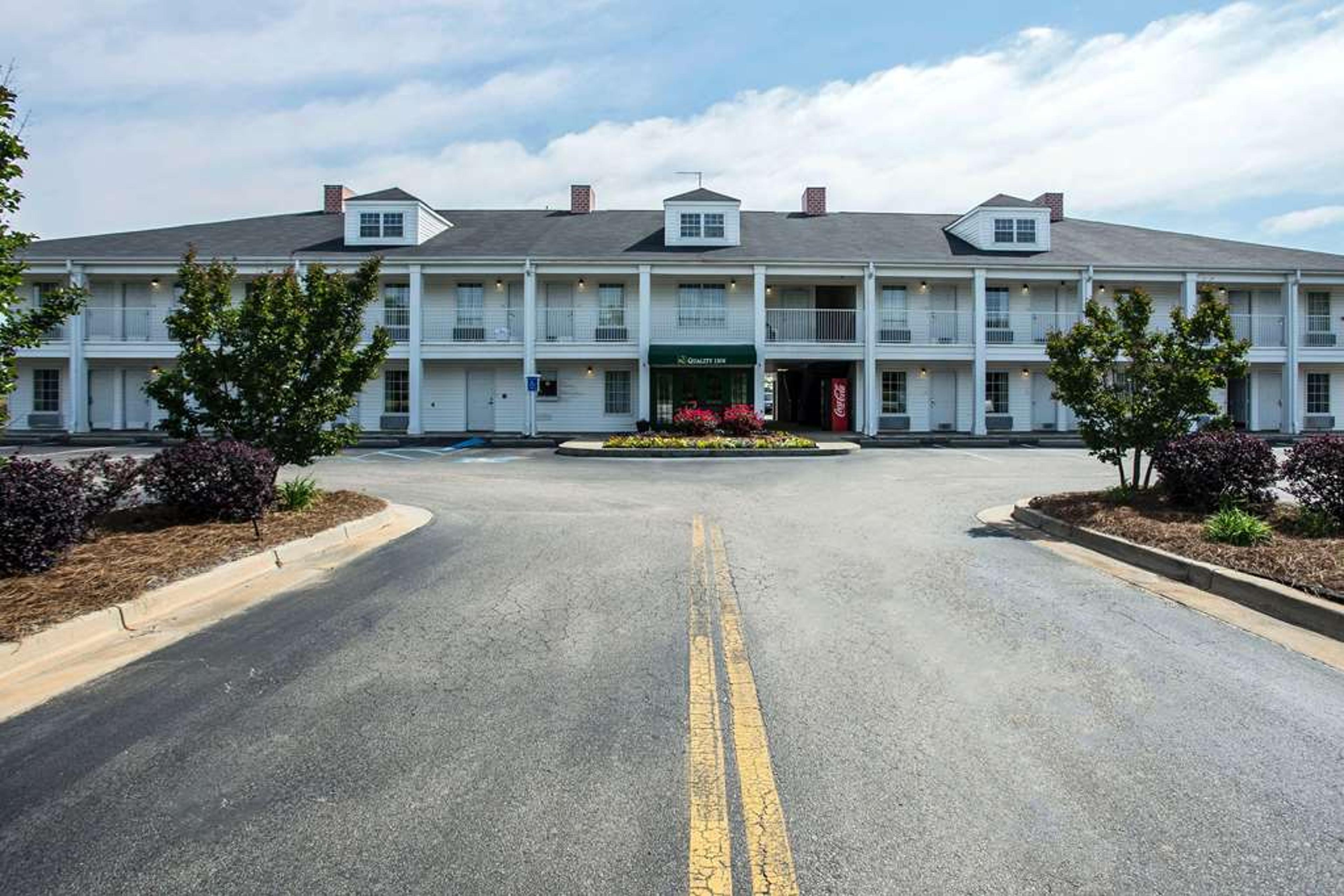 QUALITY INN WAYNESBORO