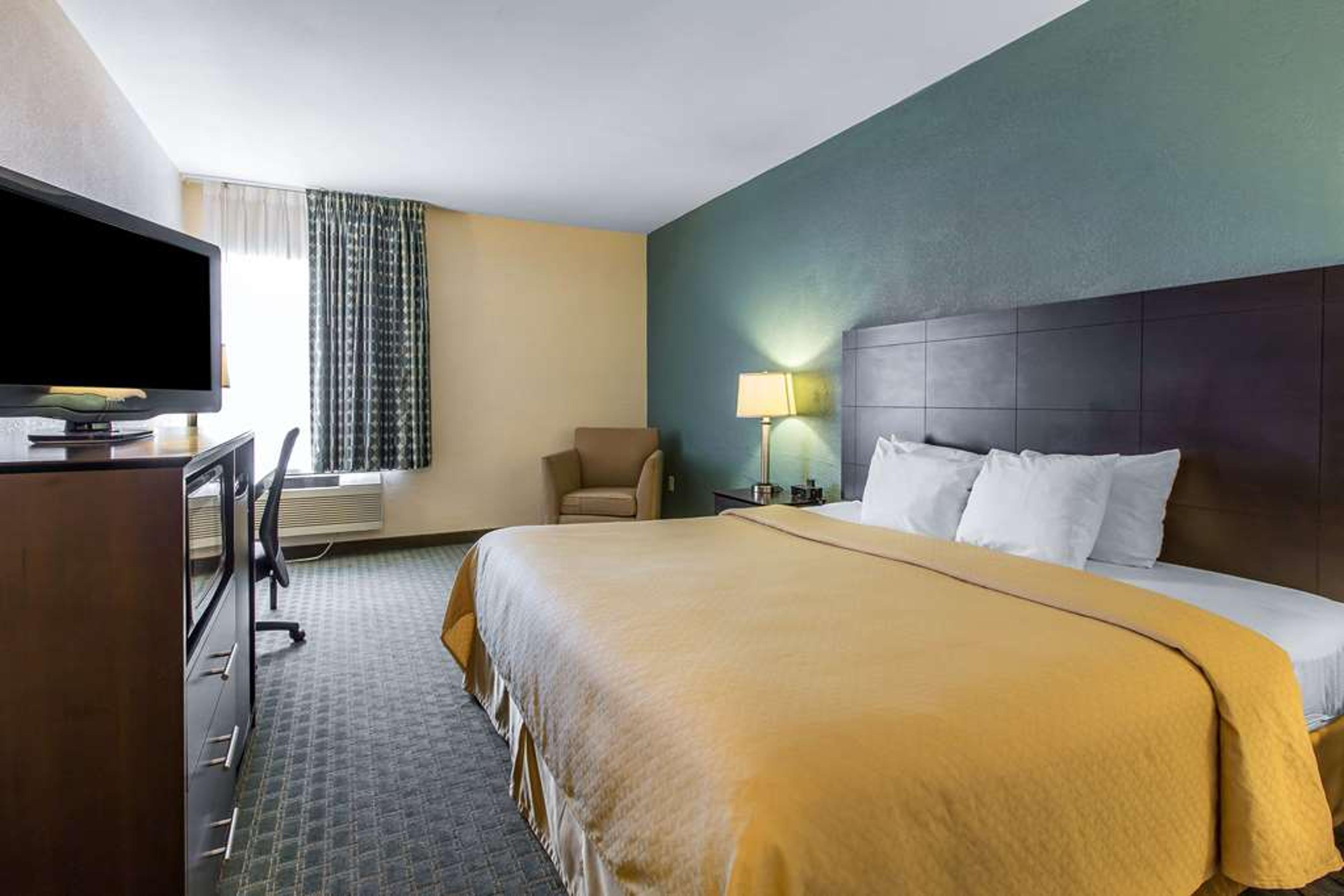 QUALITY INN FITZGERALD