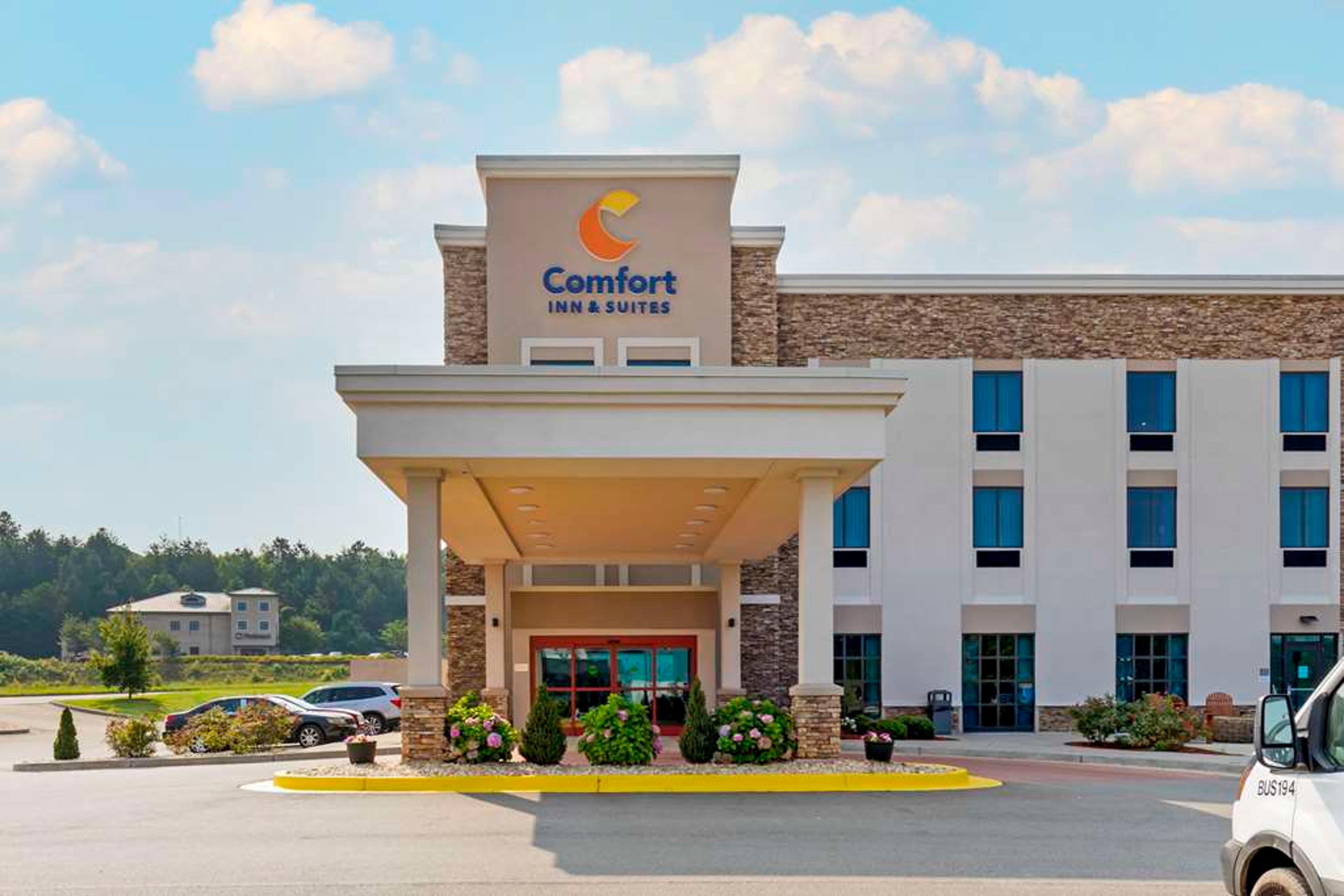COMFORT INN AND SUITES