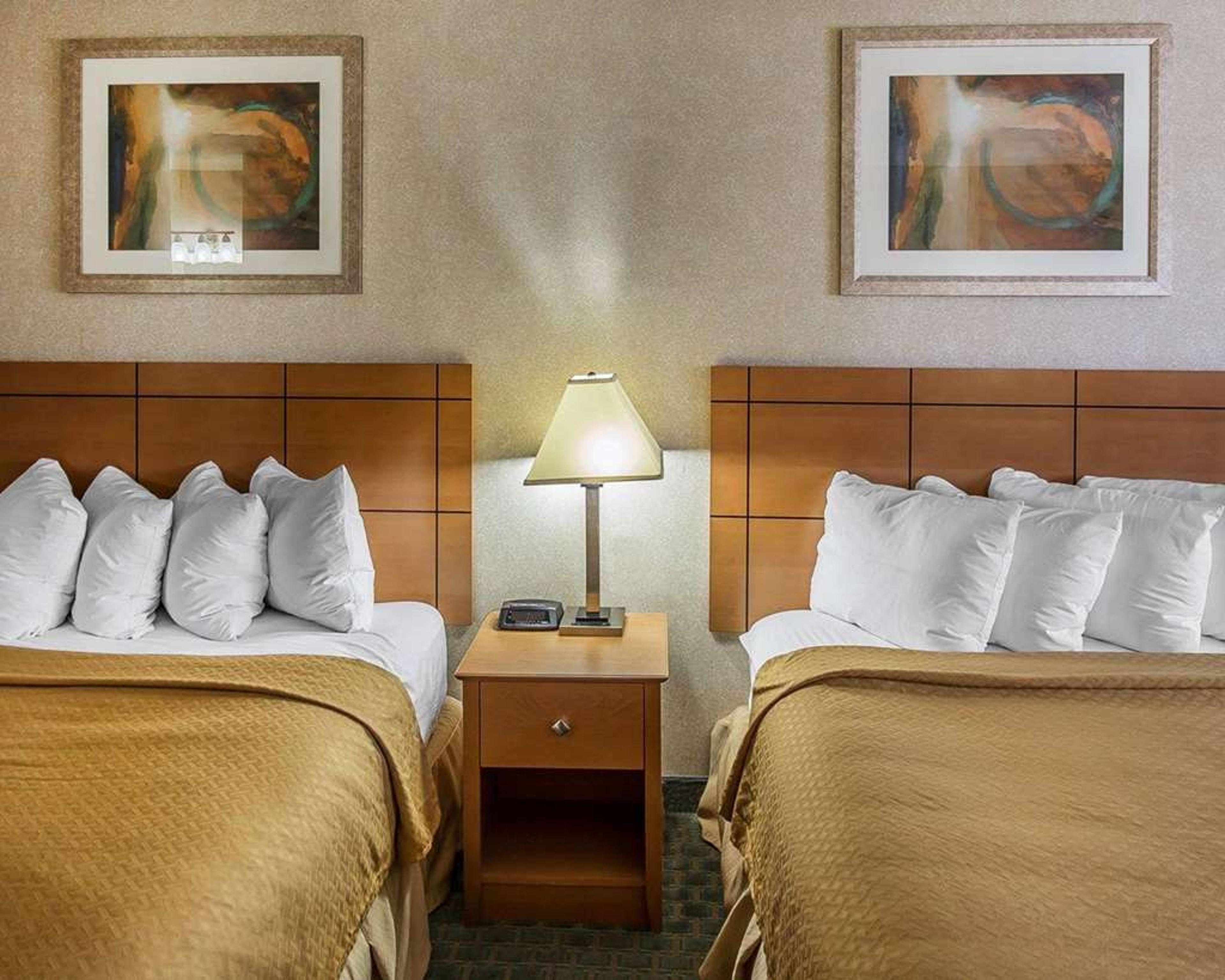 QUALITY INN AT COLLINS ROAD - CEDAR
