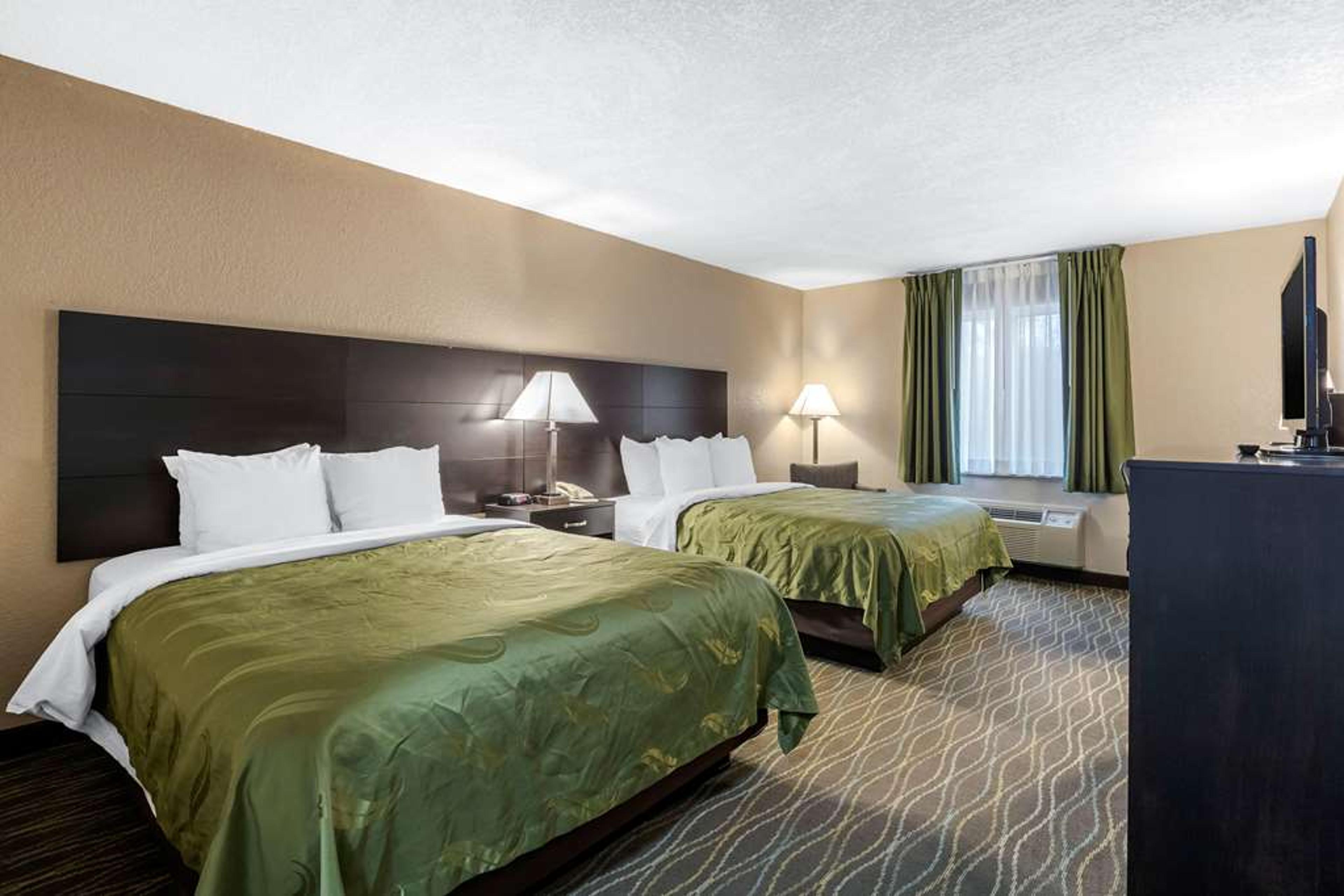 QUALITY INN AND SUITES DES MOINES -