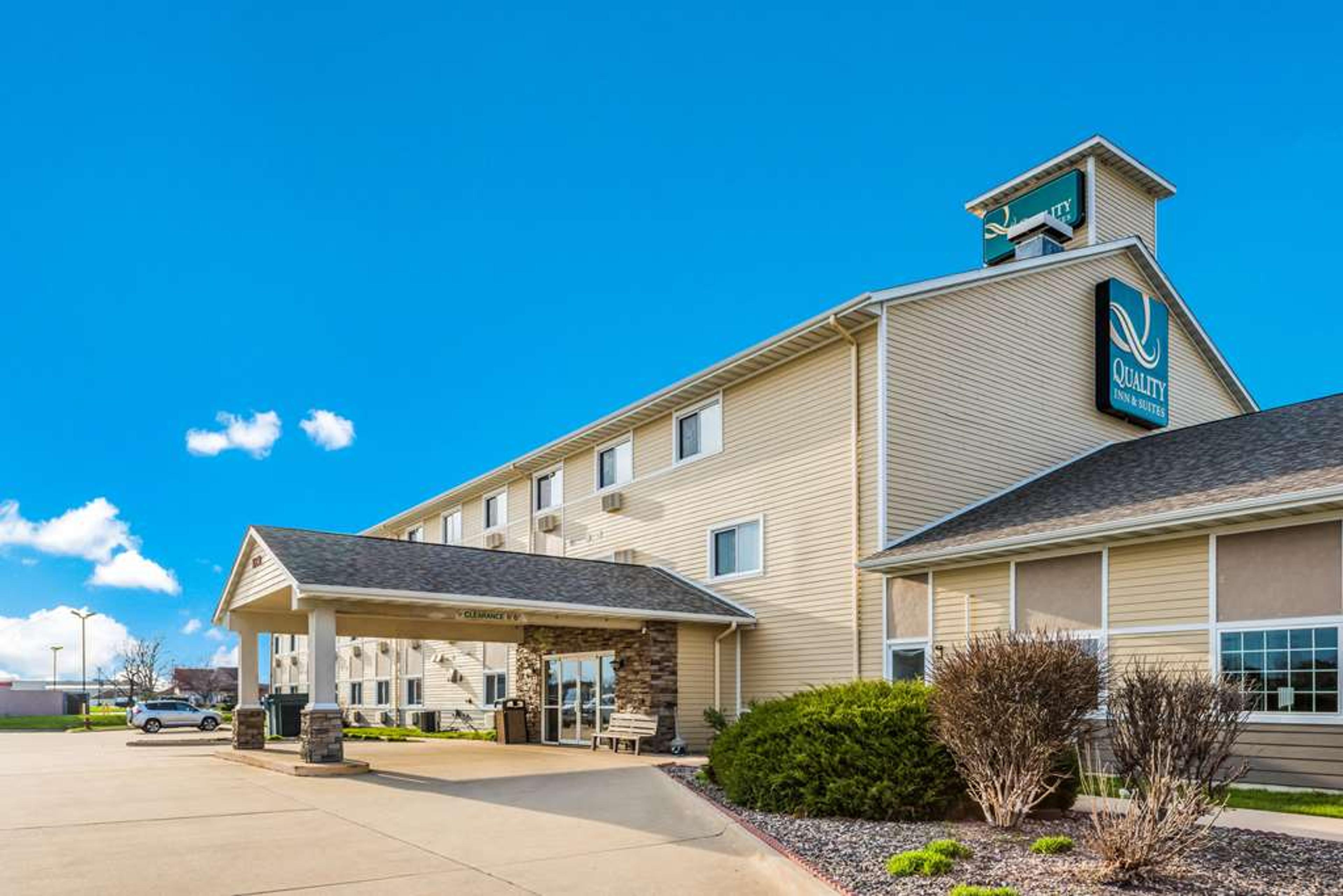 QUALITY INN AND SUITES ELDRIDGE DAV