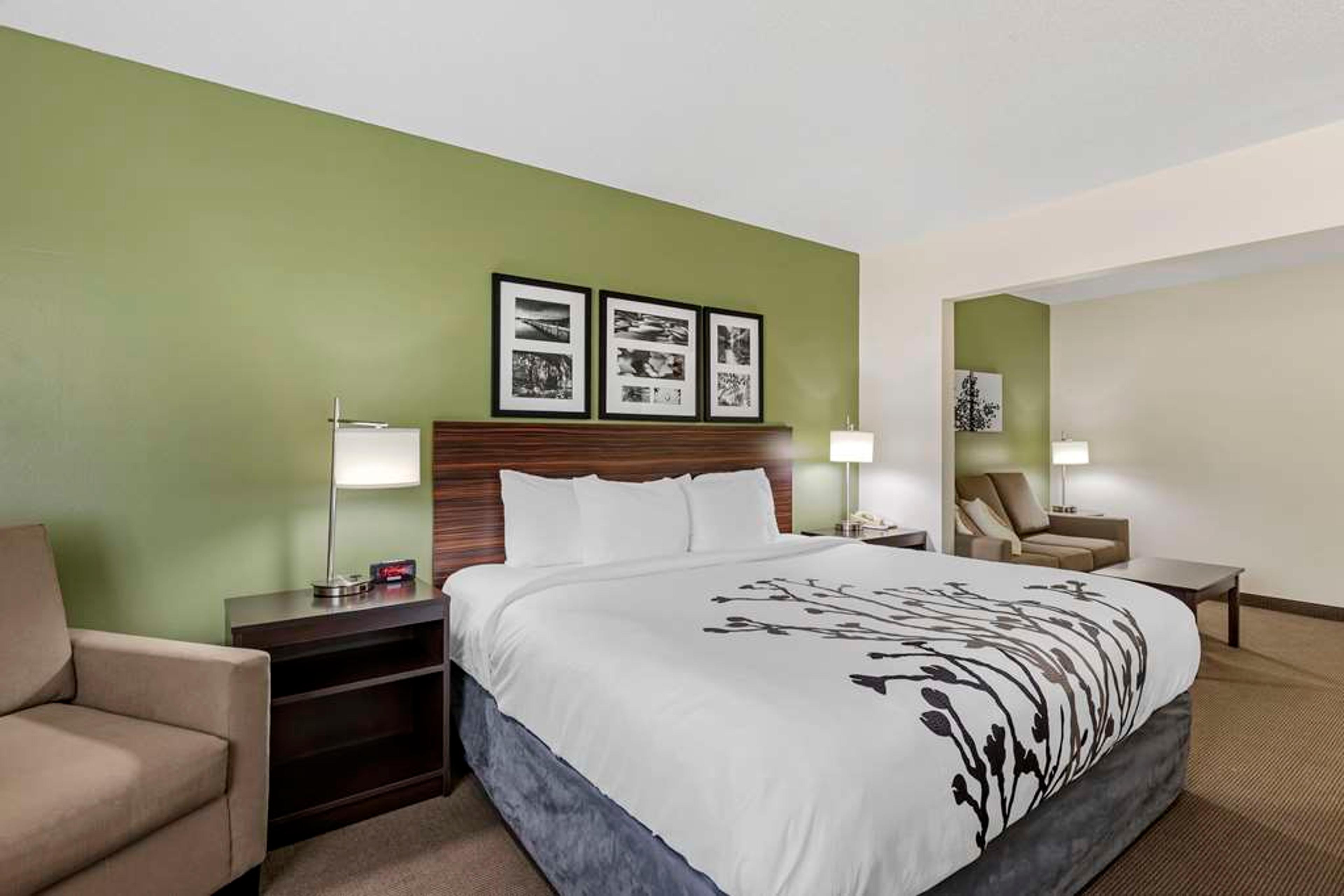 SLEEP INN AND SUITES