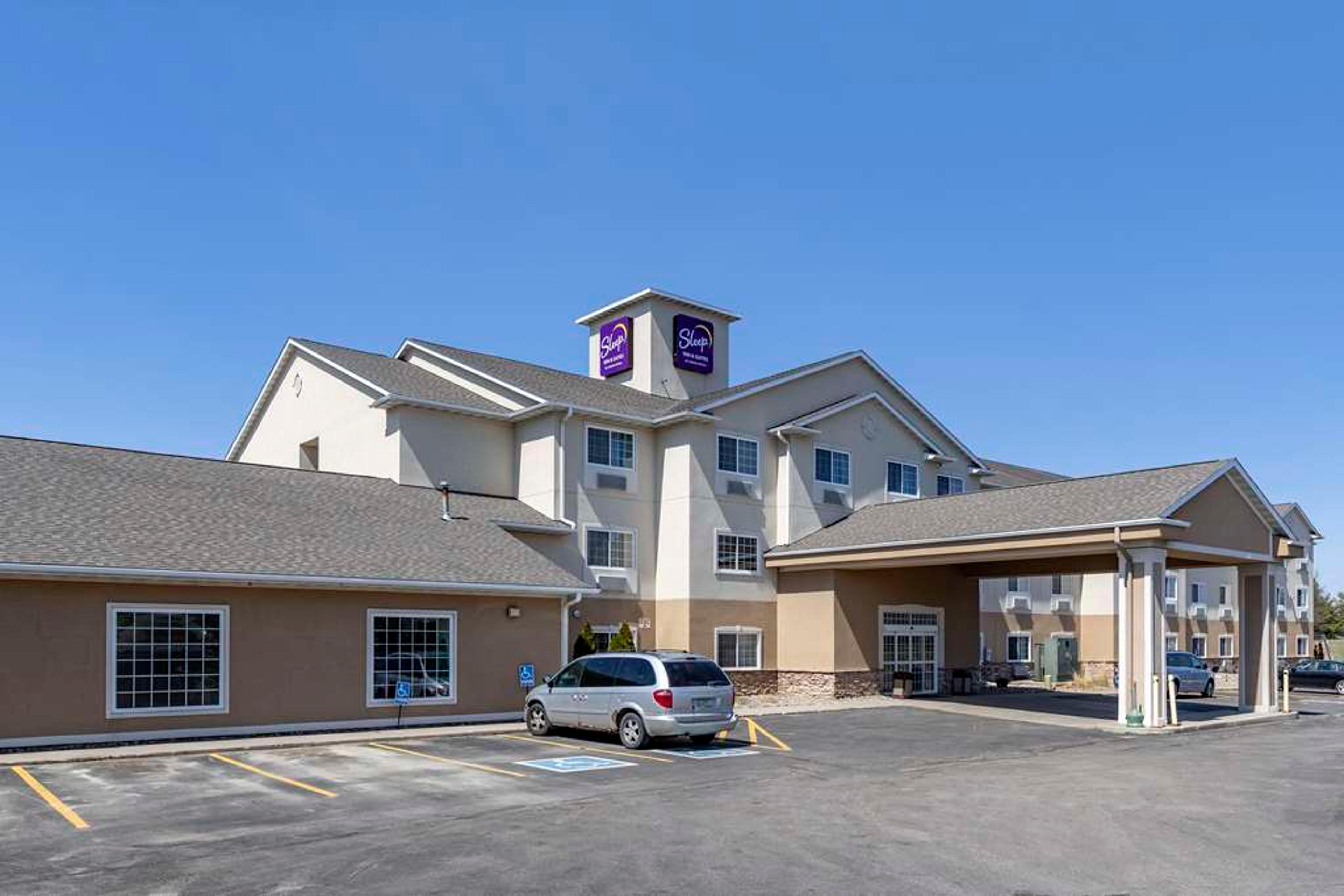 SLEEP INN & SUITES PLEASANT HILL -