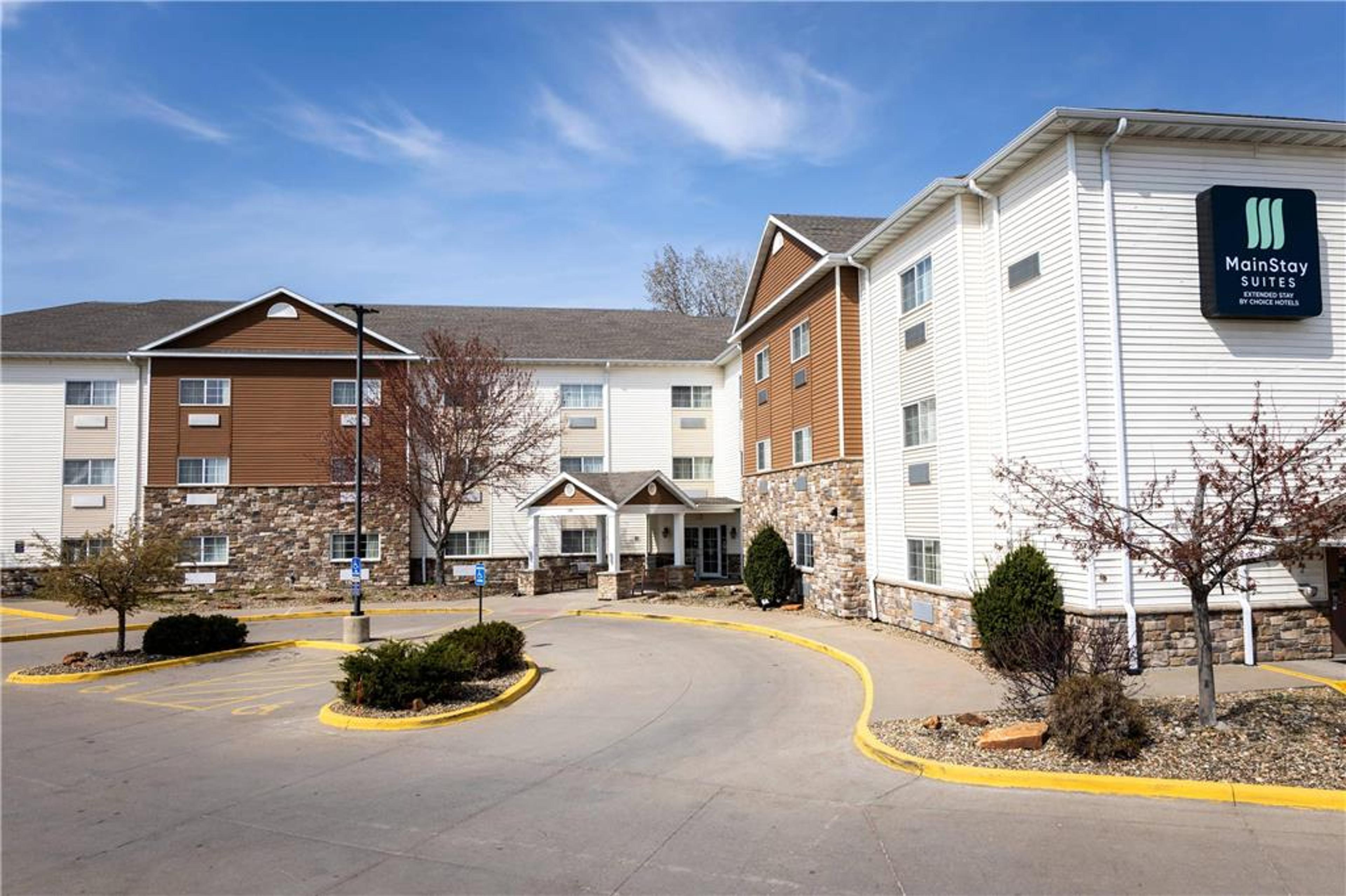 MAINSTAY SUITES CORALVILLE IOWA CIT