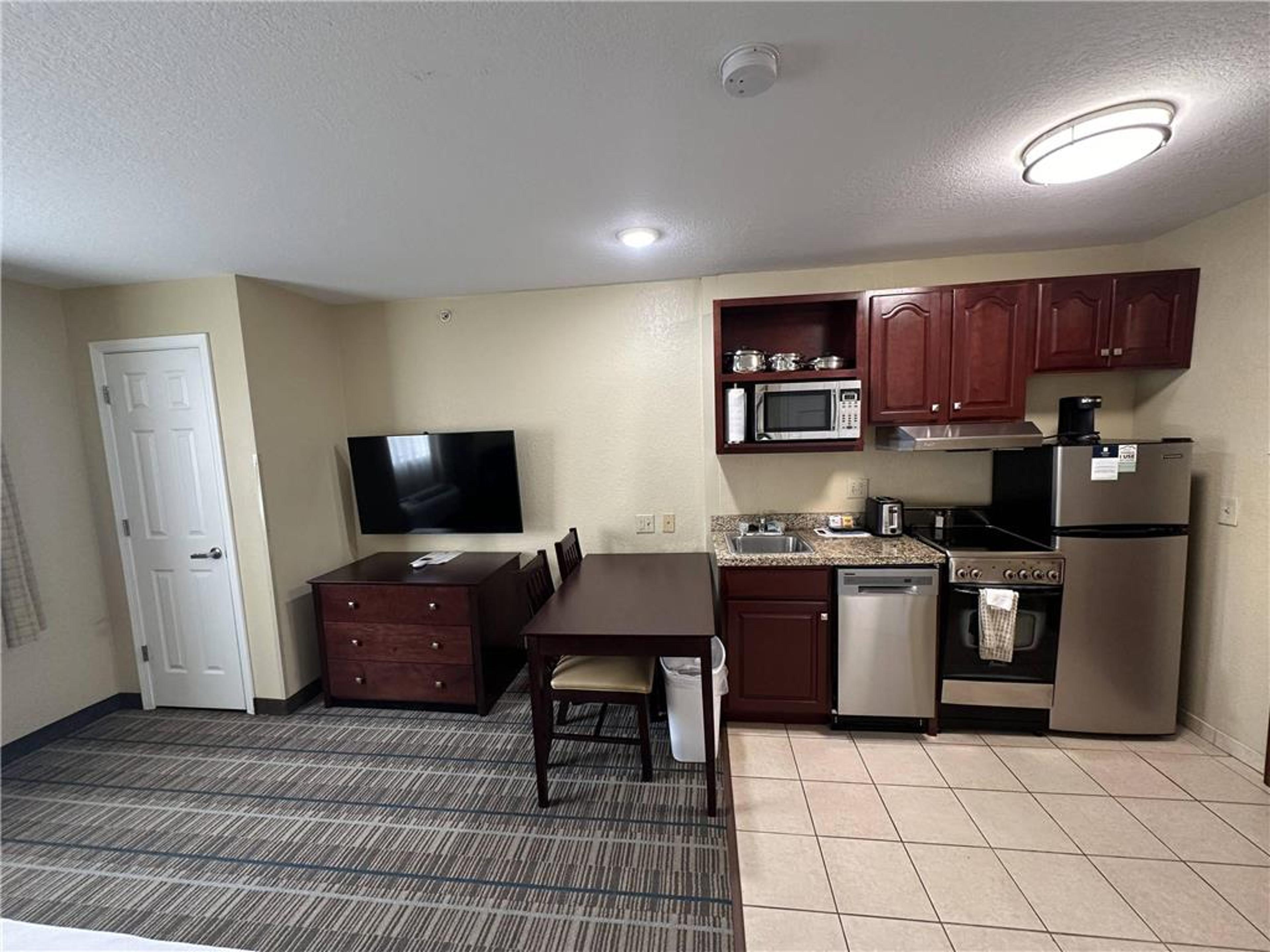 MAINSTAY SUITES CORALVILLE IOWA CIT