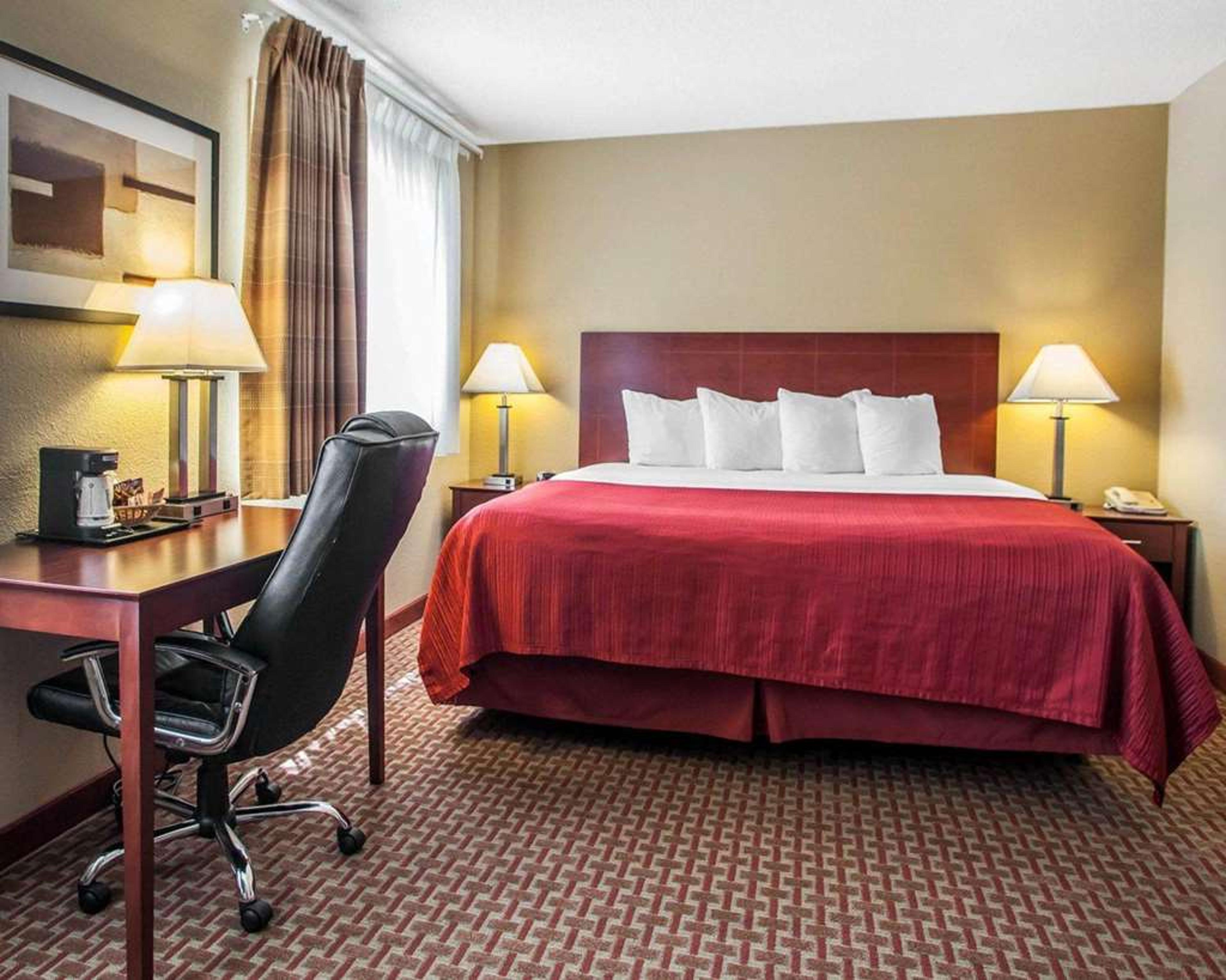 QUALITY INN AND SUITES DAVENPORT NE