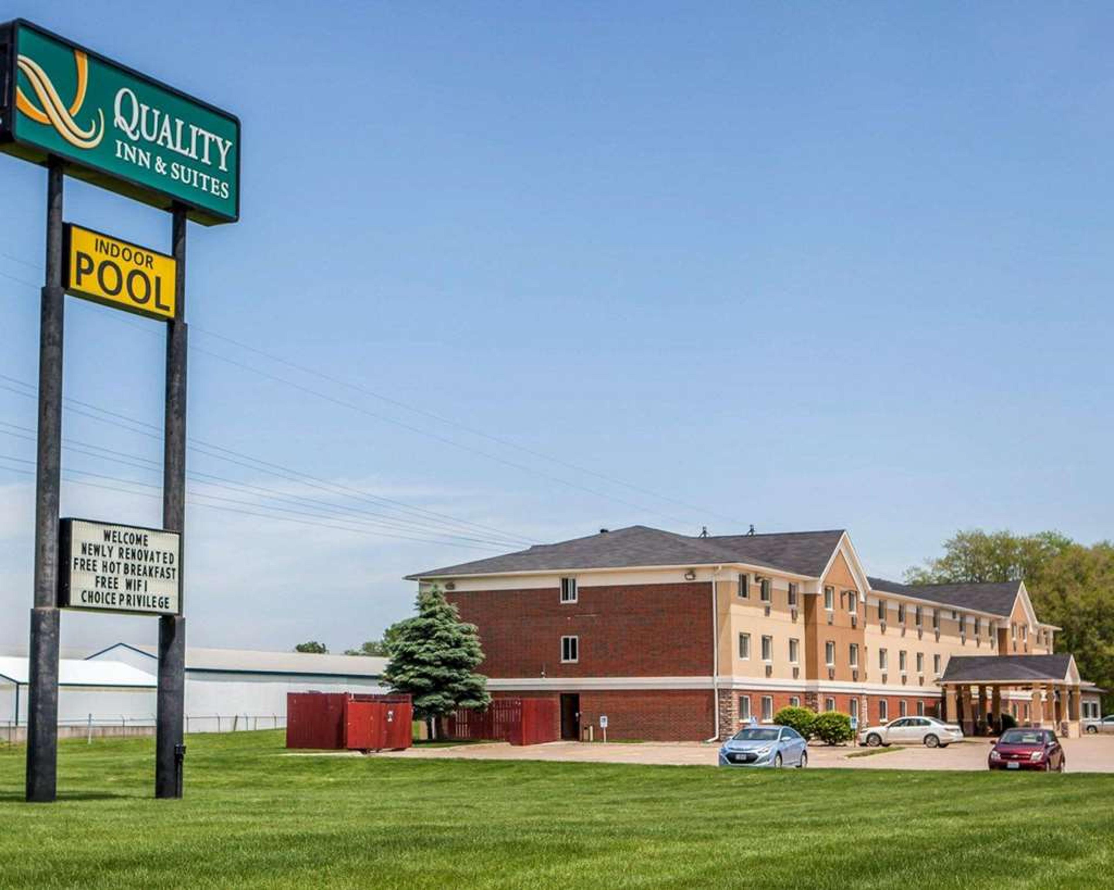 QUALITY INN AND SUITES DAVENPORT NE