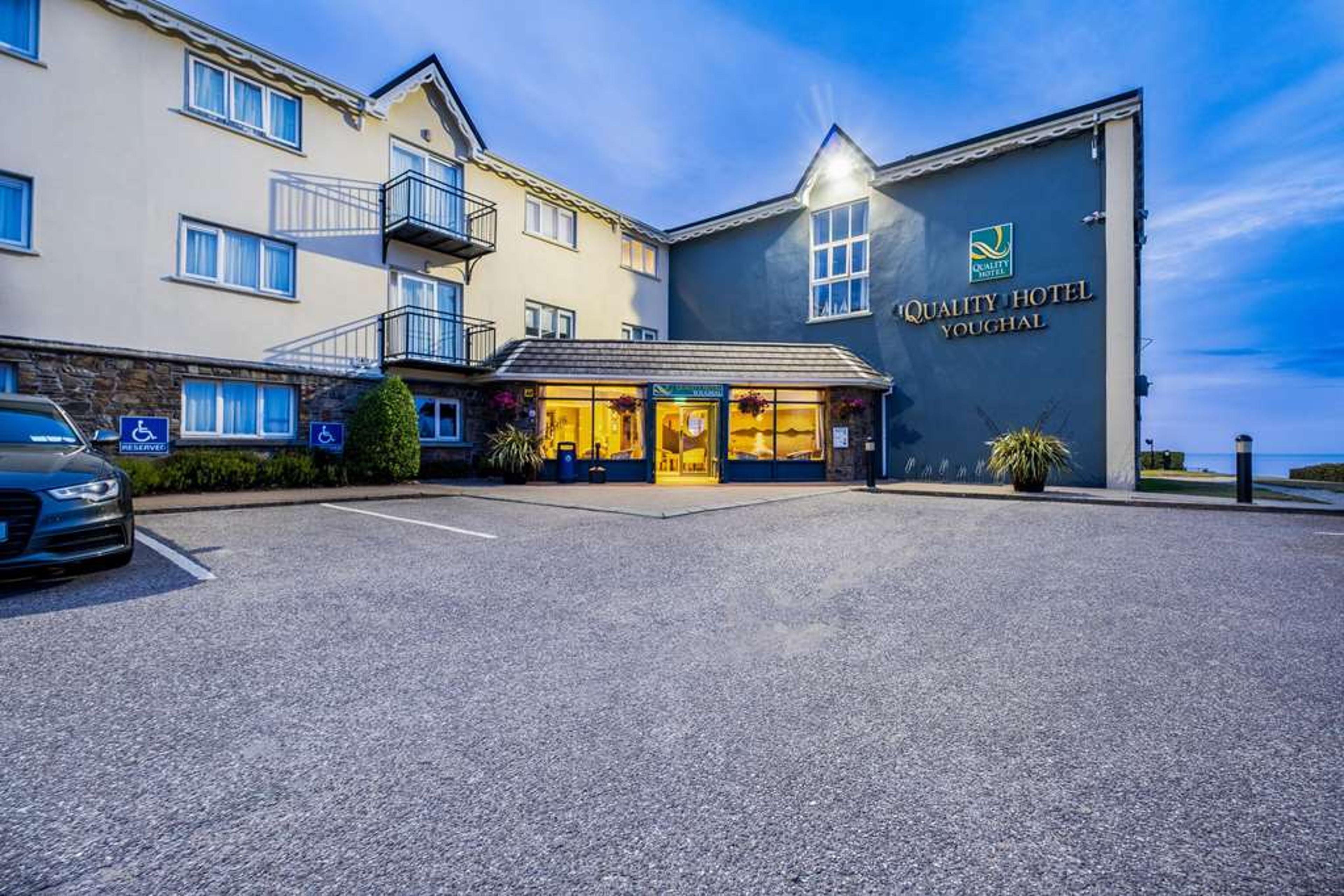 QUALITY HOTEL AND LEISURE CENTER YO