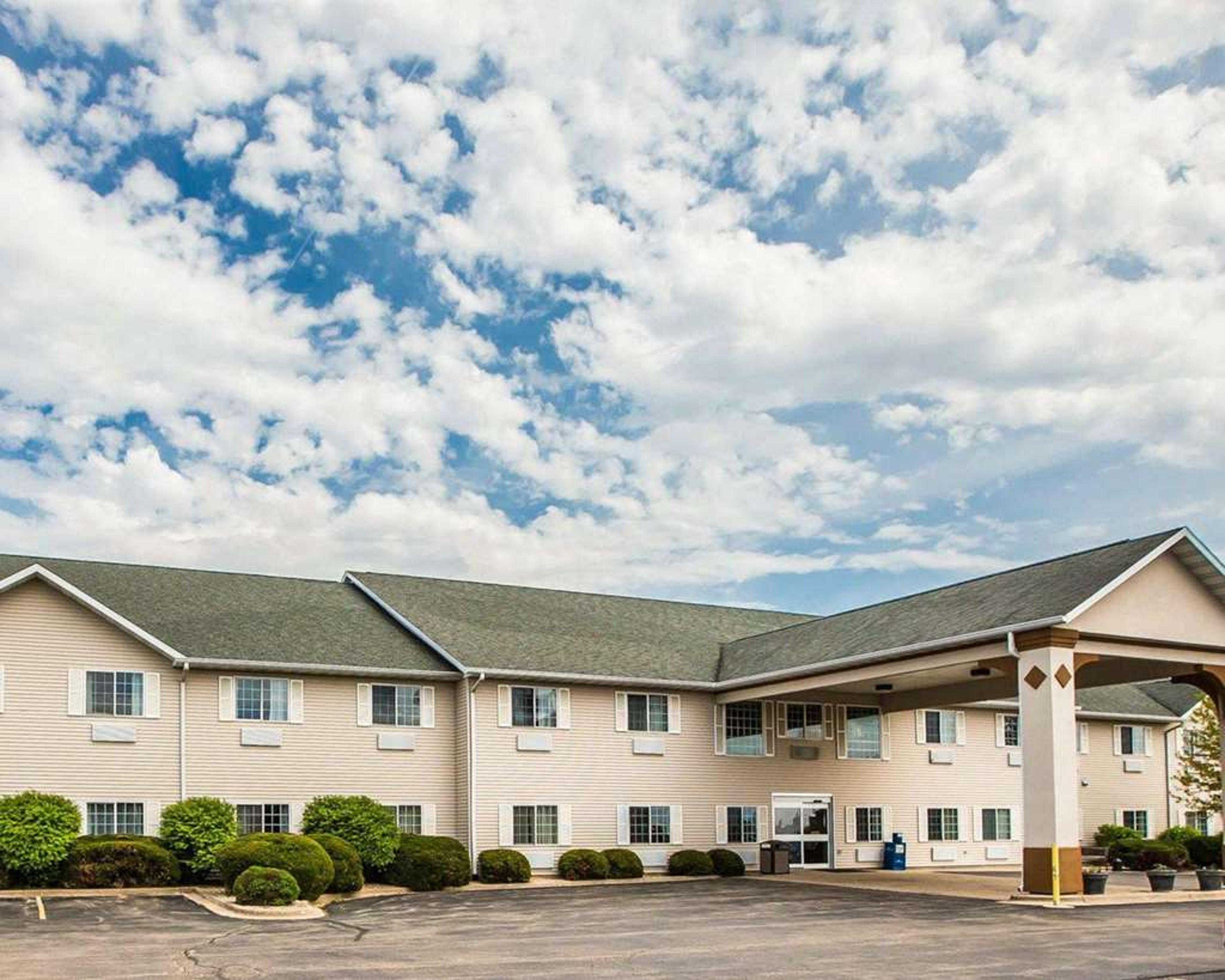 QUALITY INN AND SUITES DIXON NEAR I