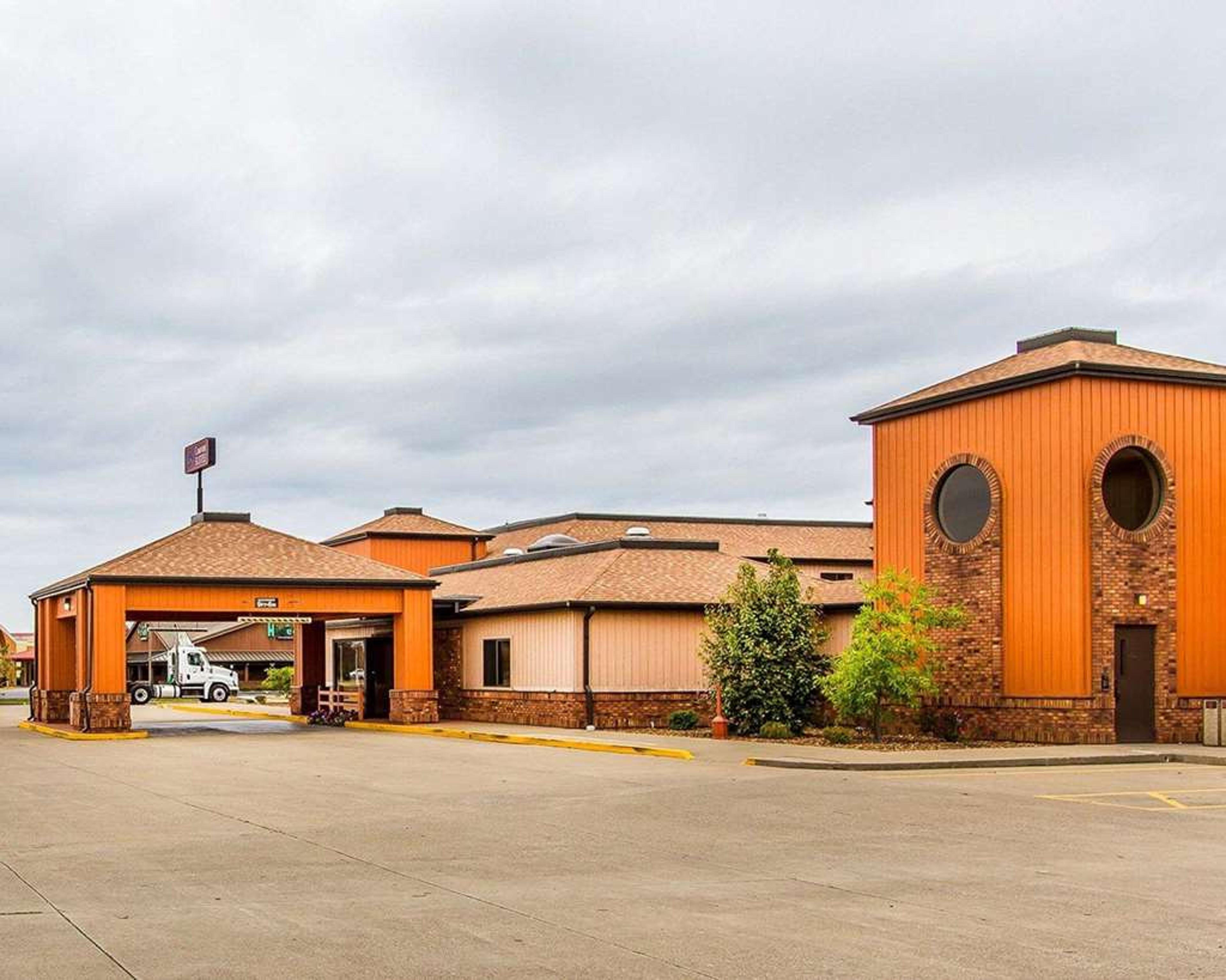 QUALITY INN AND SUITES