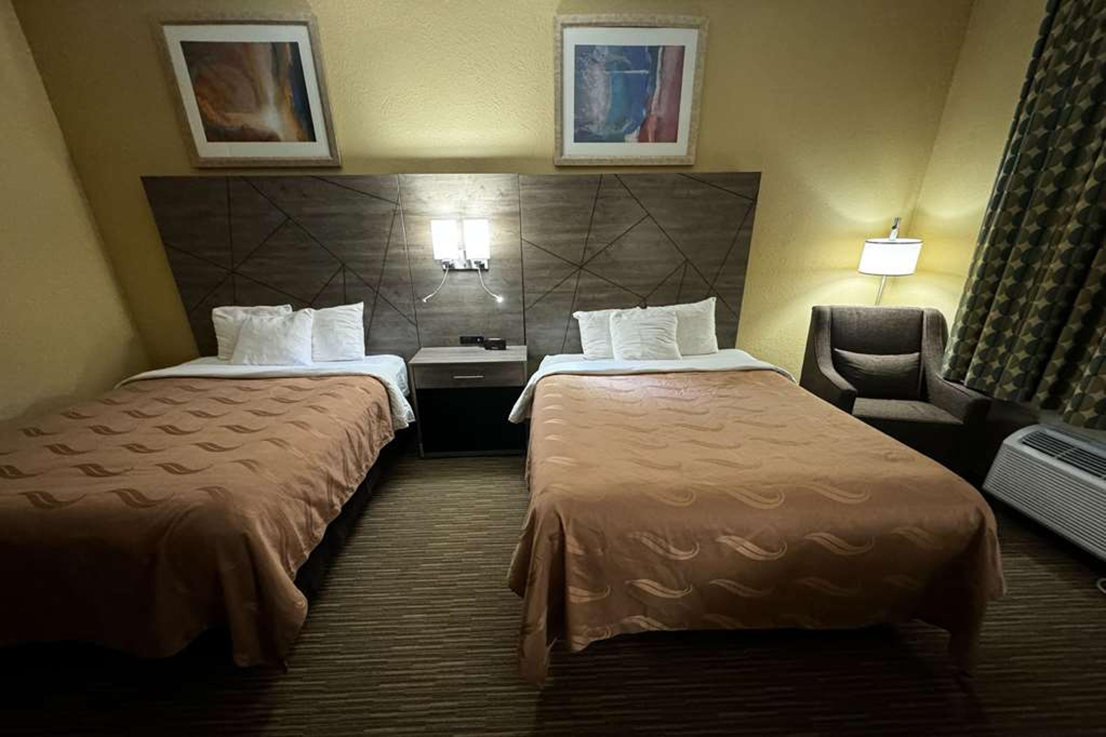 QUALITY INN NEAR I-72 AND HWY 51