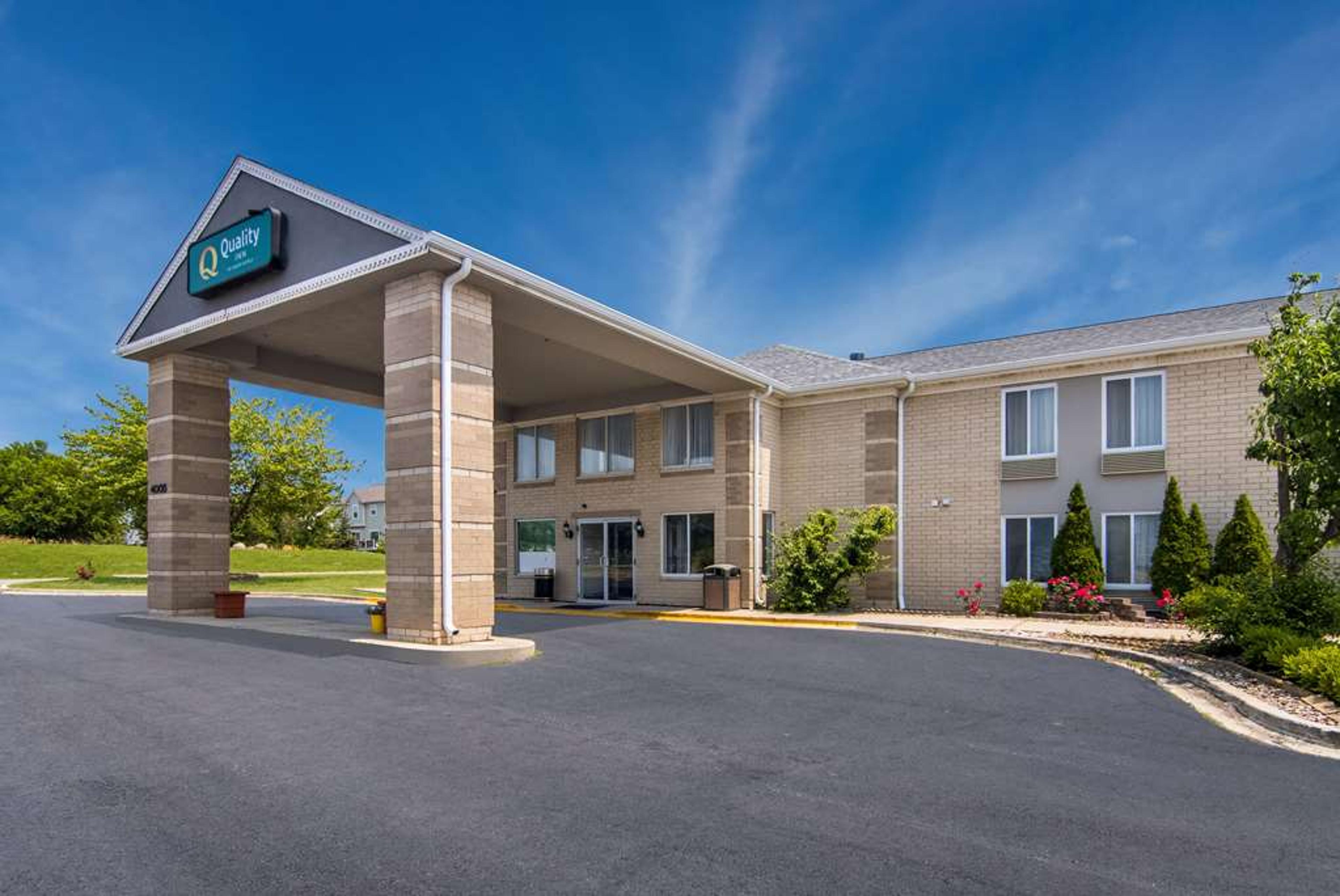 QUALITY INN AURORA - NAPERVILLE ARE