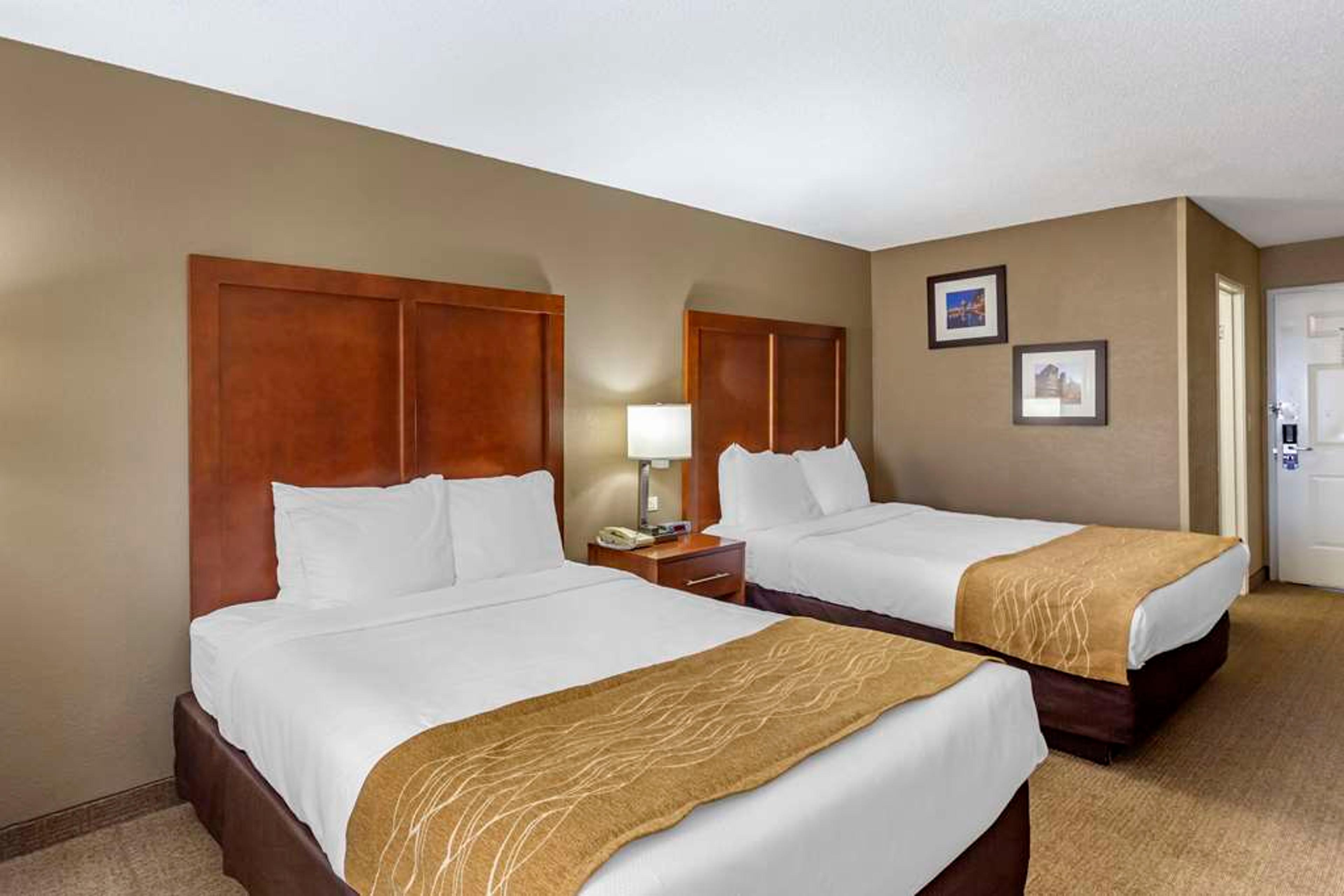 COMFORT INN GURNEE NEAR SIX FLAGS