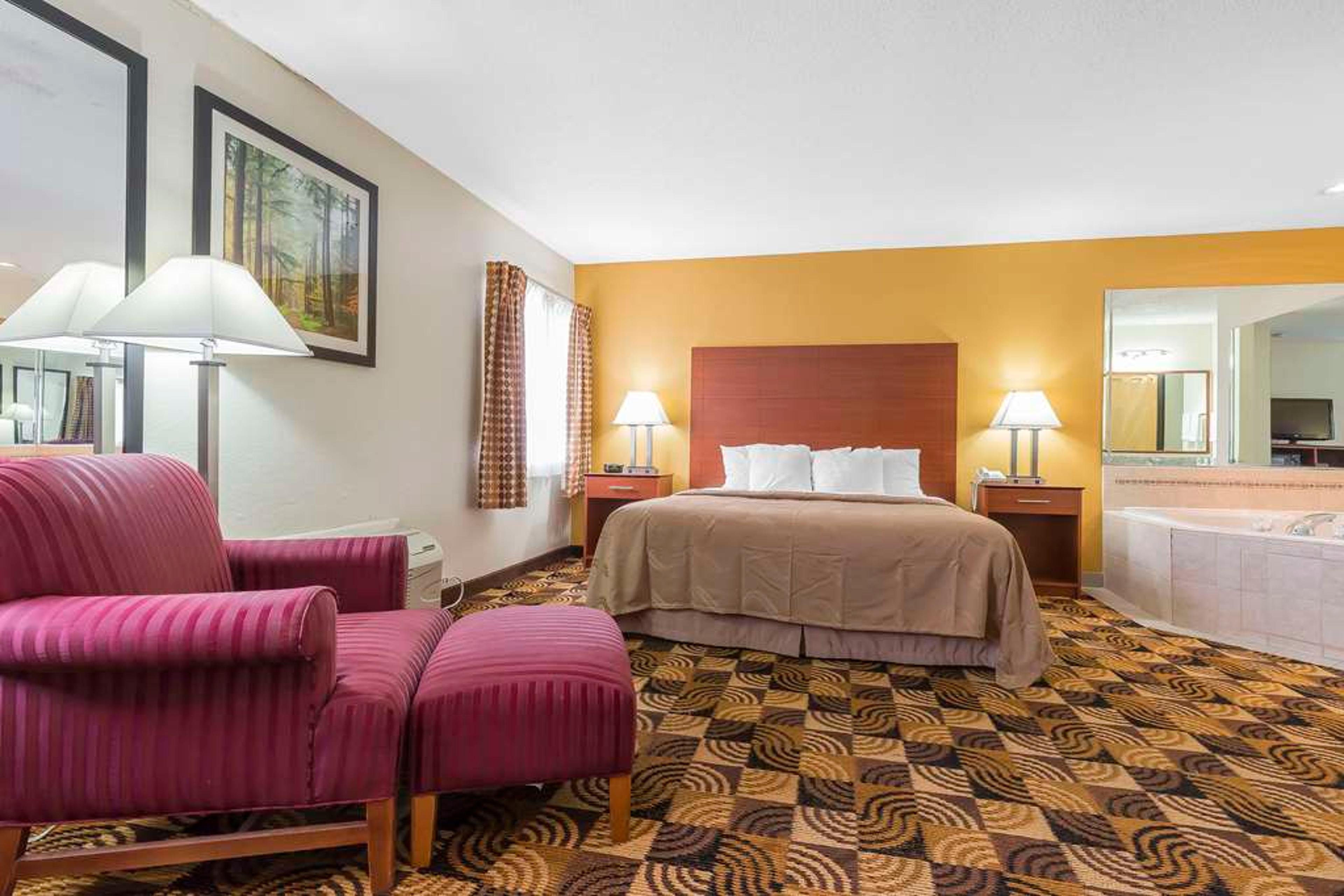 QUALITY INN SYCAMORE - DEKALB