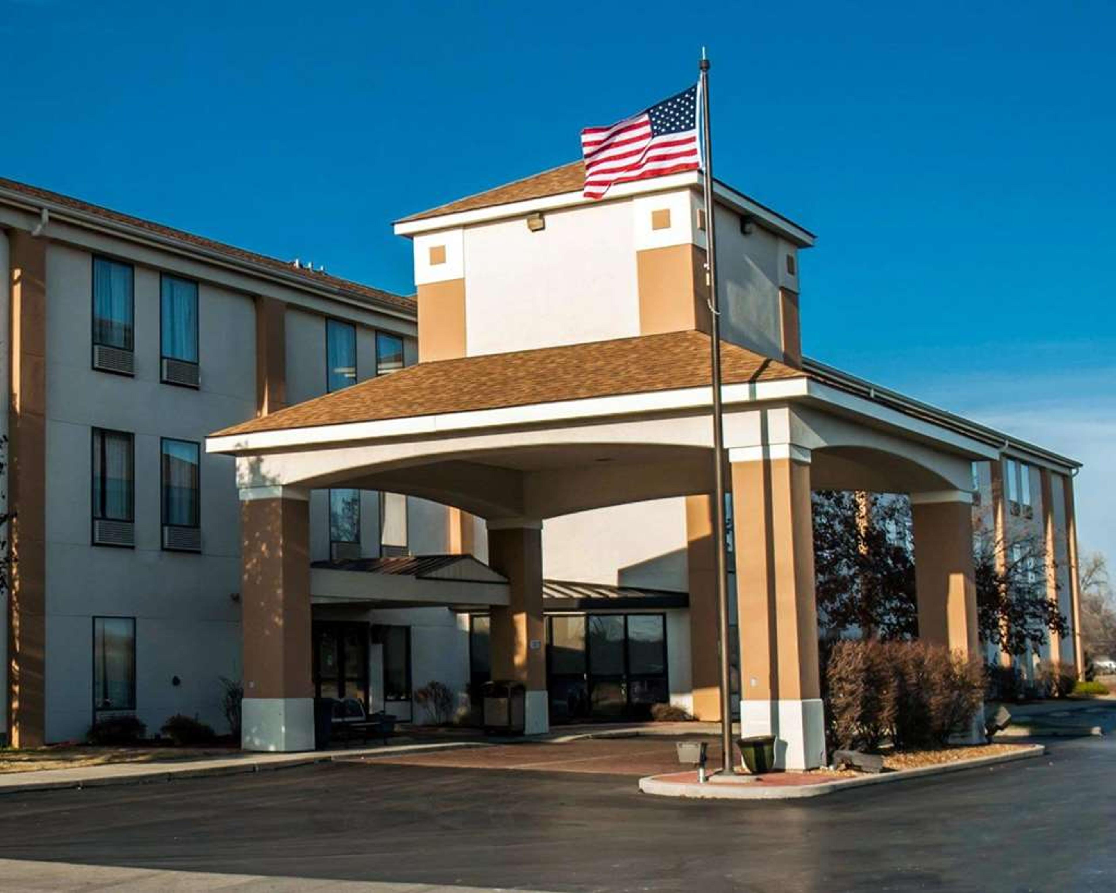 QUALITY INN & SUITES NEAR ST LOUIS