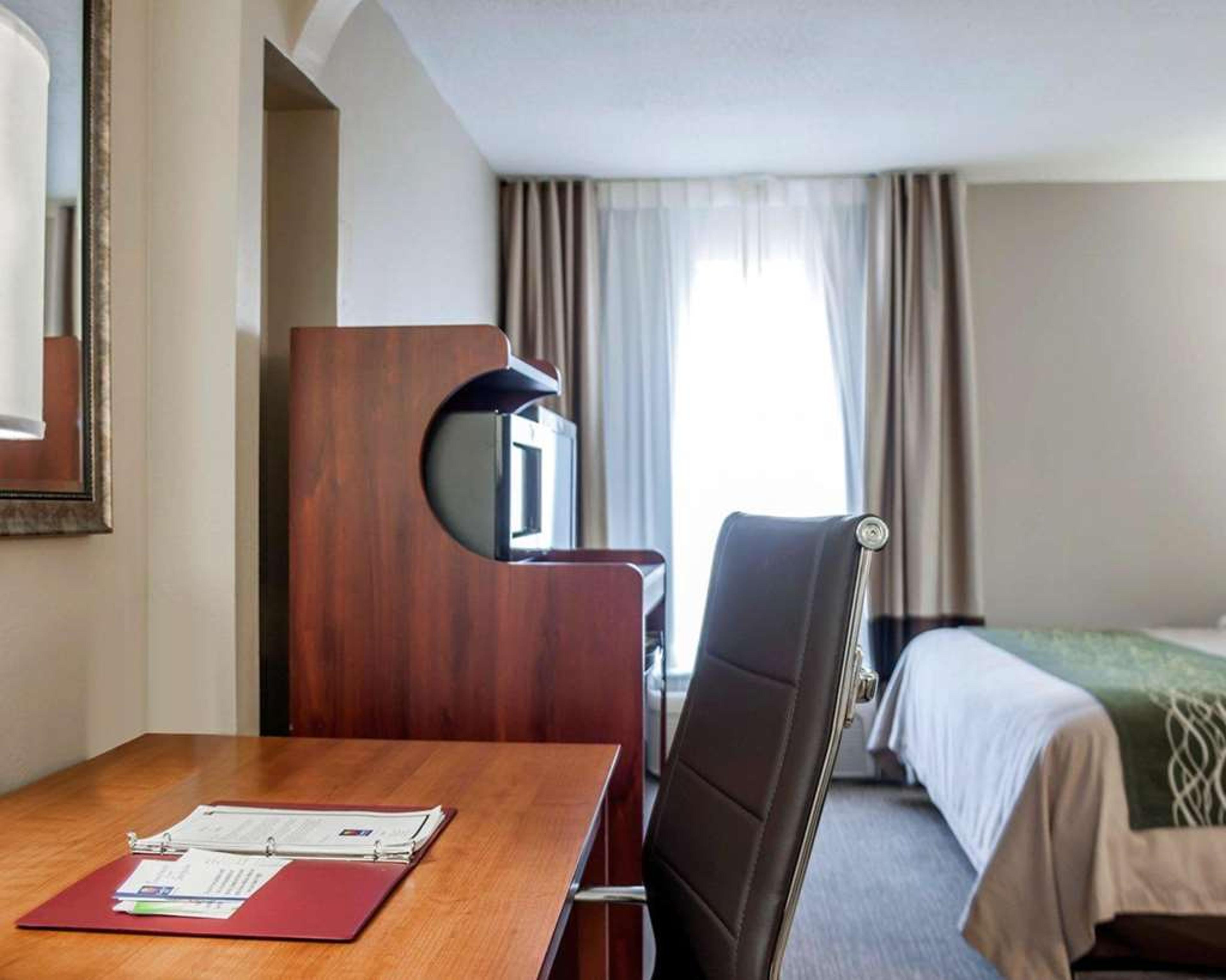QUALITY INN & SUITES NEAR ST LOUIS