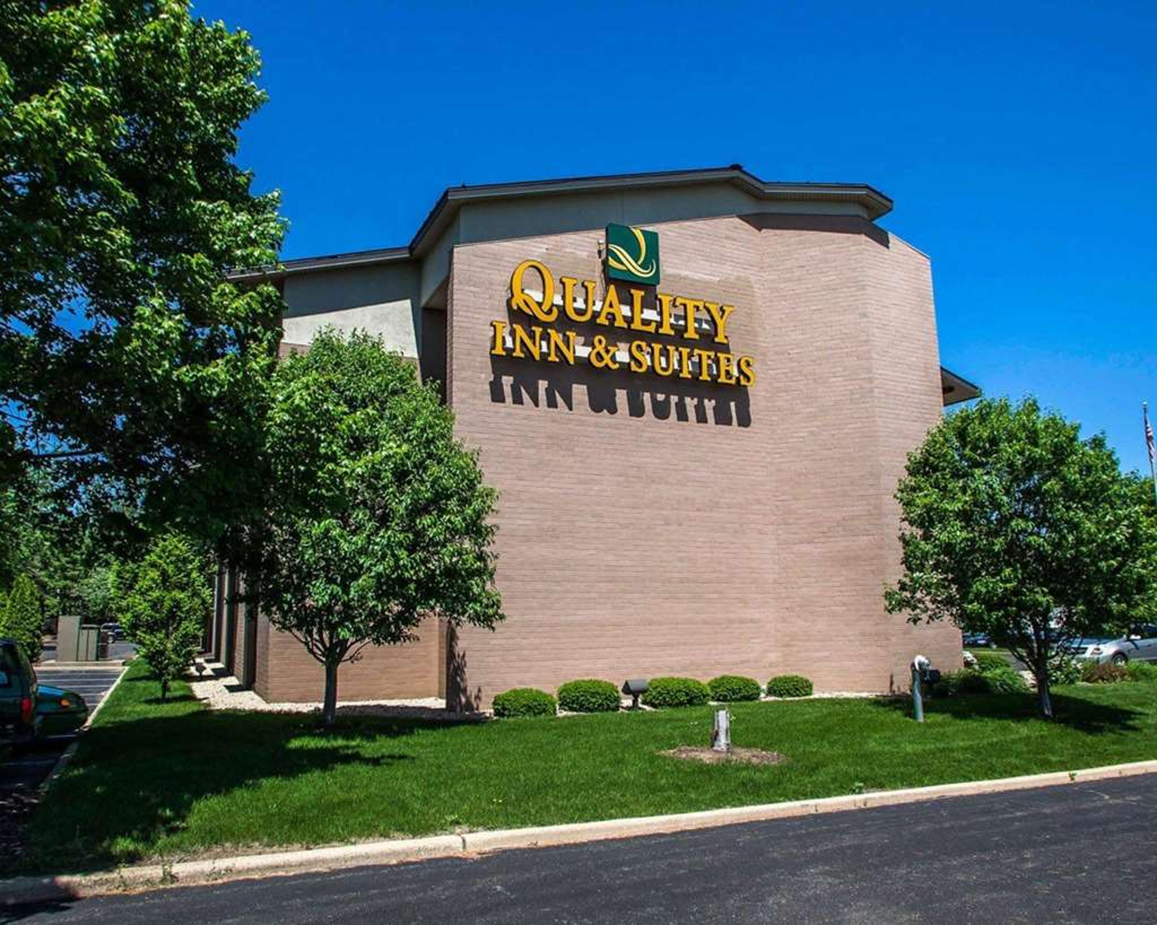 QUALITY INN AND SUITES PEORIA NORTH