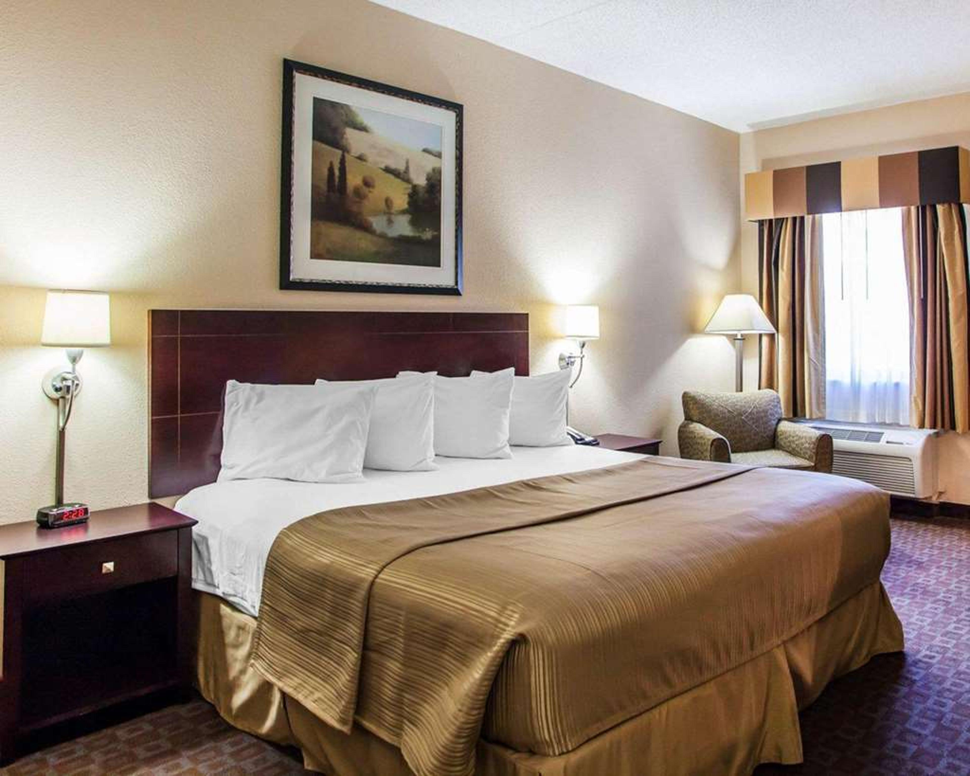 QUALITY INN AND SUITES PEORIA NORTH