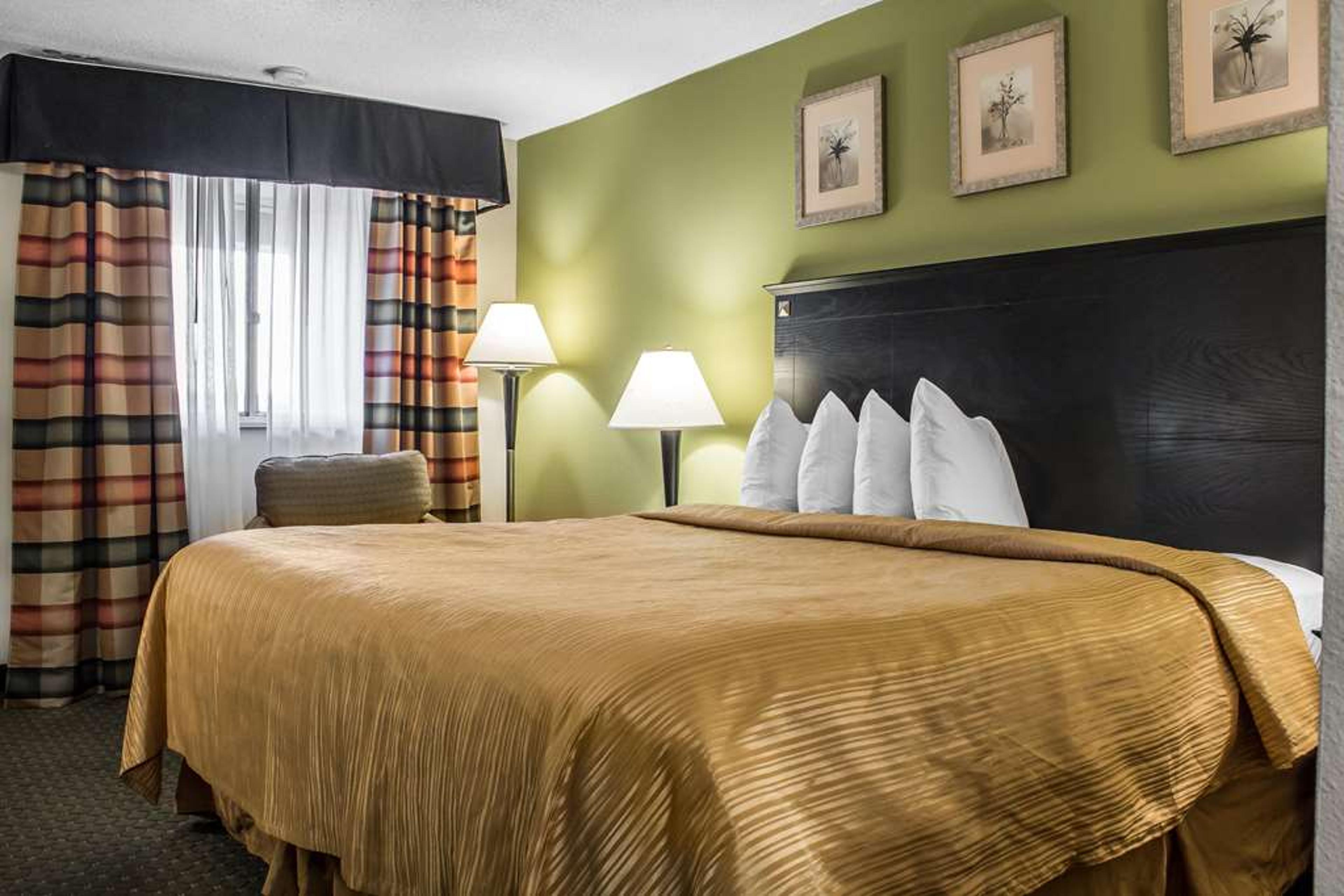 QUALITY INN AND SUITES MOLINE - QUA