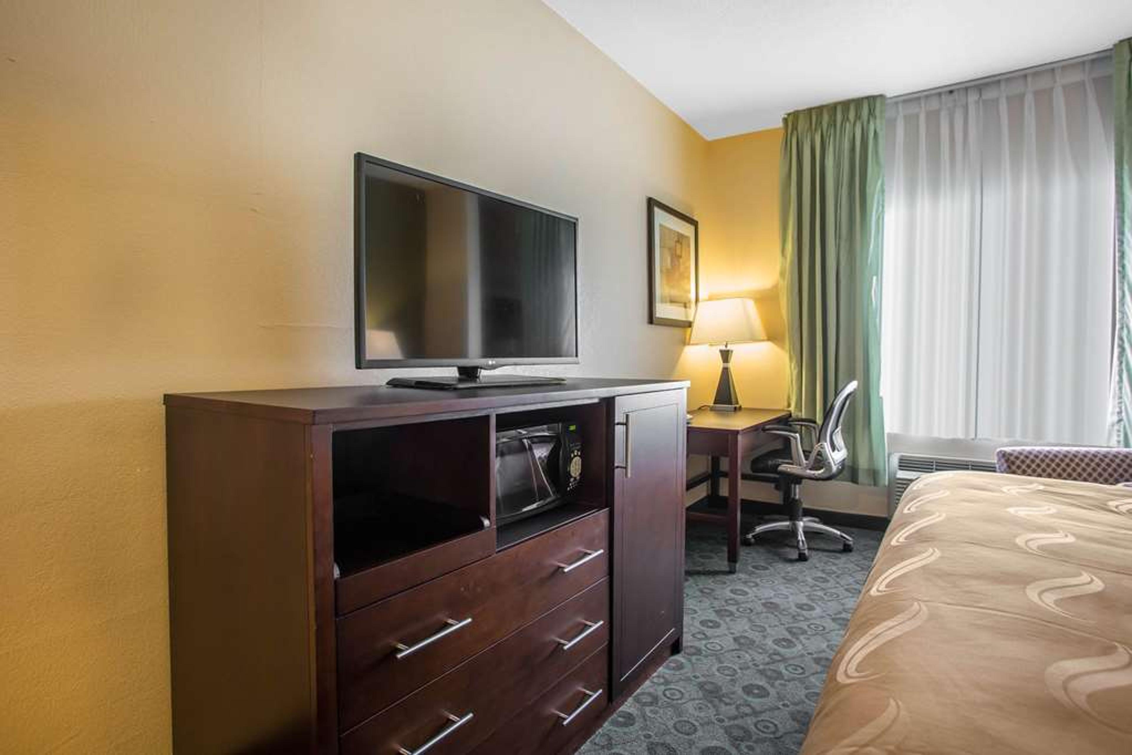 QUALITY INN AND SUITES BLOOMINGTON