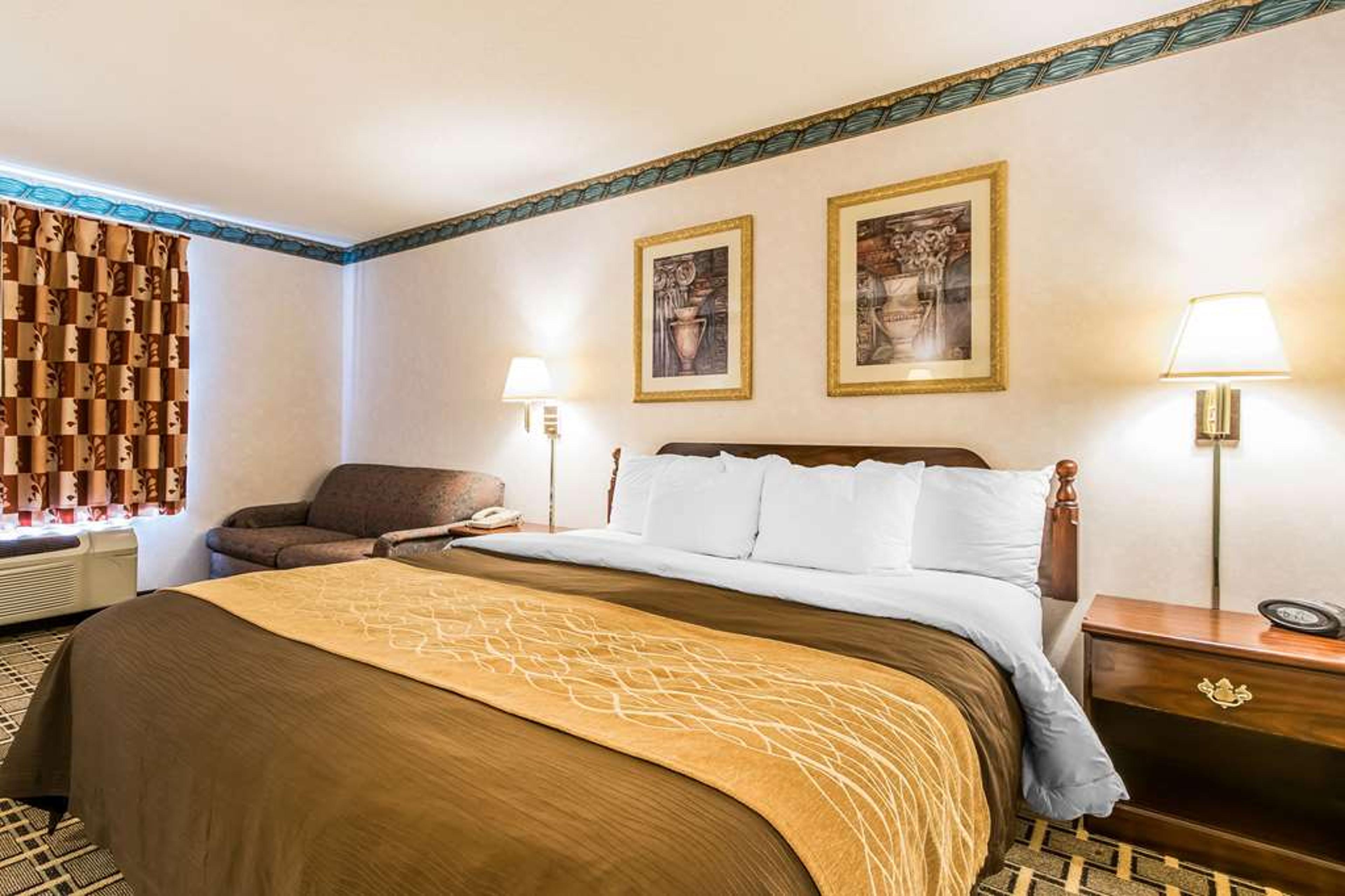 QUALITY INN AND SUITES EVANSVILLE