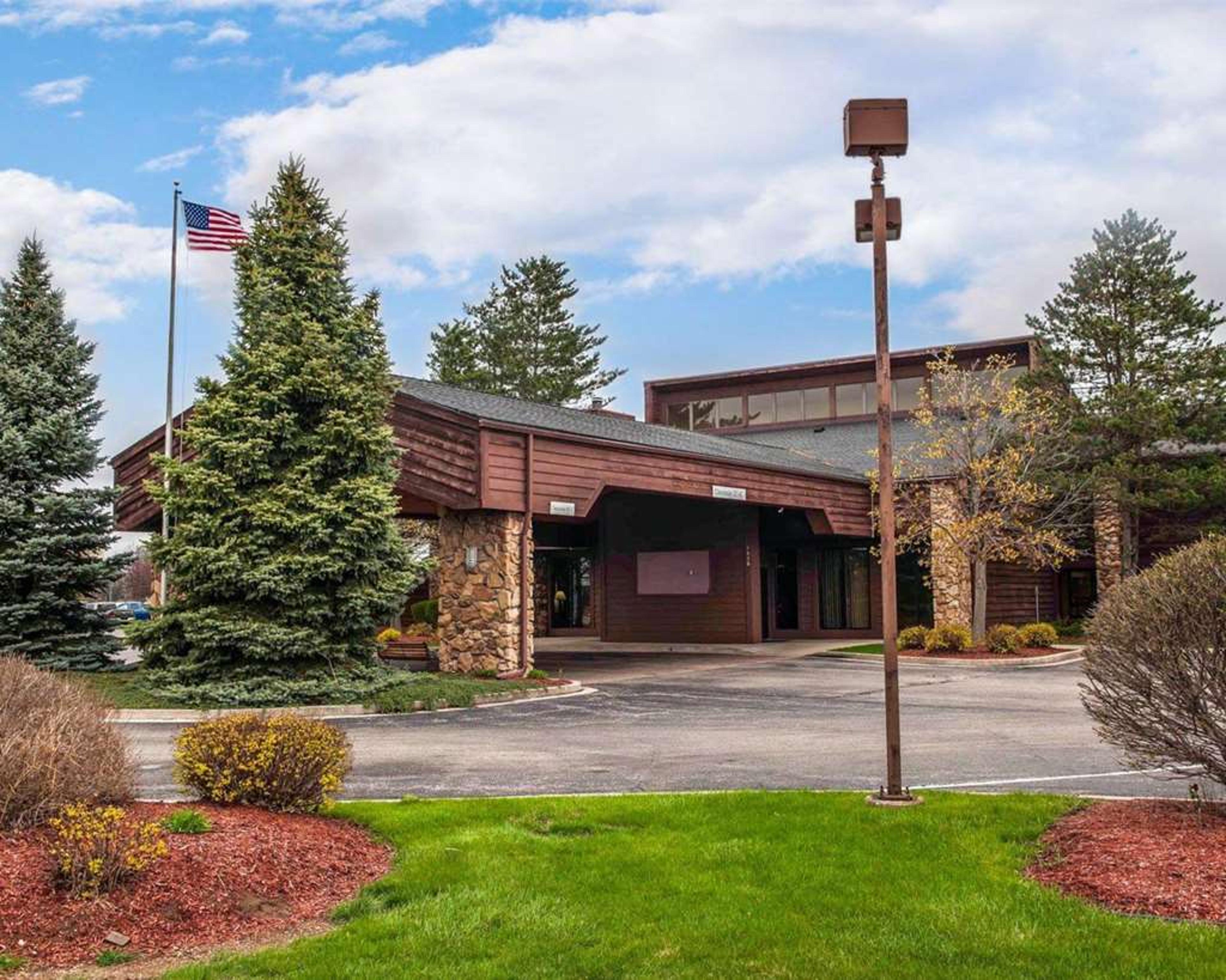 QUALITY INN AND SUITES GOSHEN