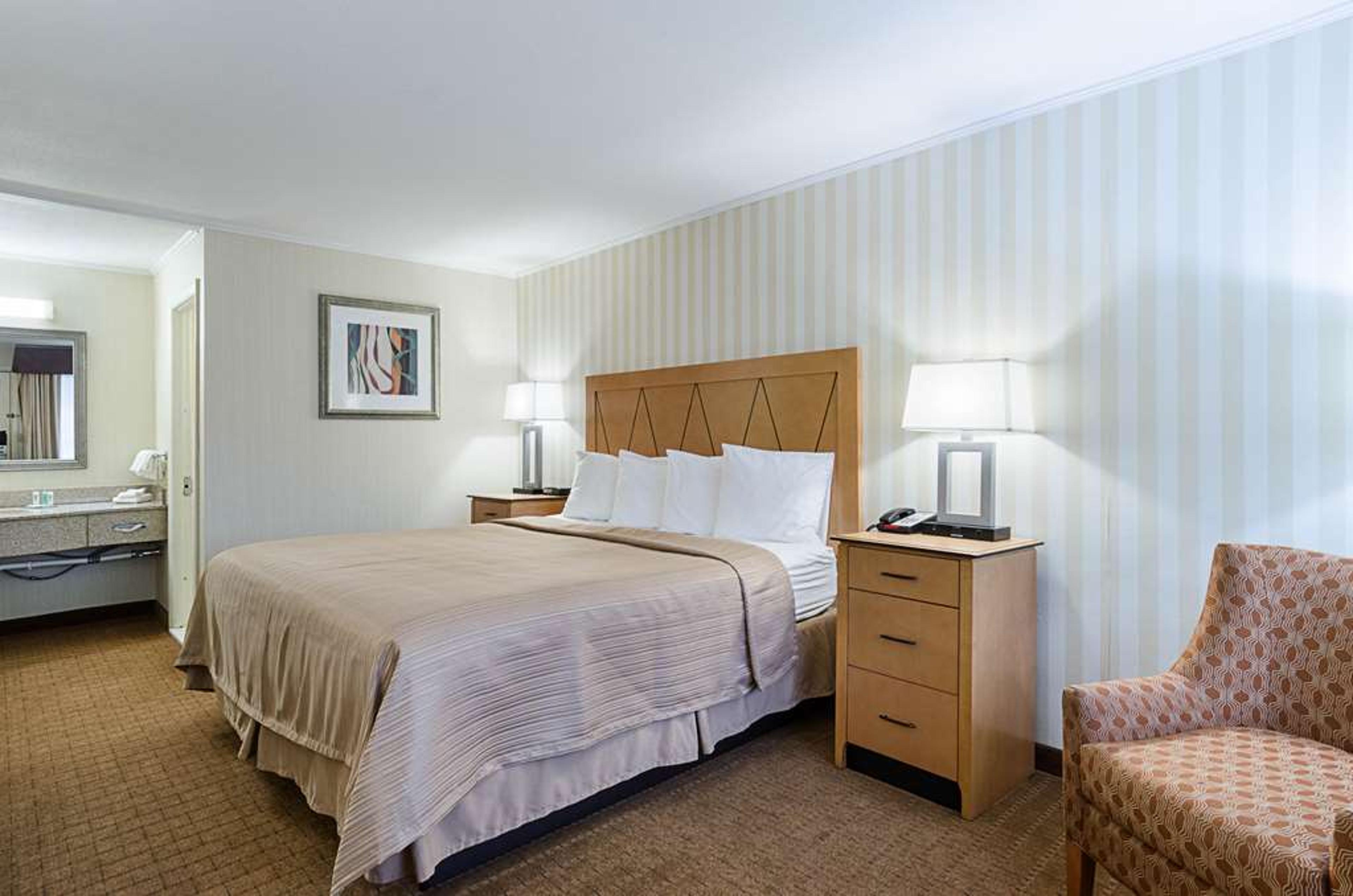 QUALITY INN AND SUITES NORTHAMPTON-