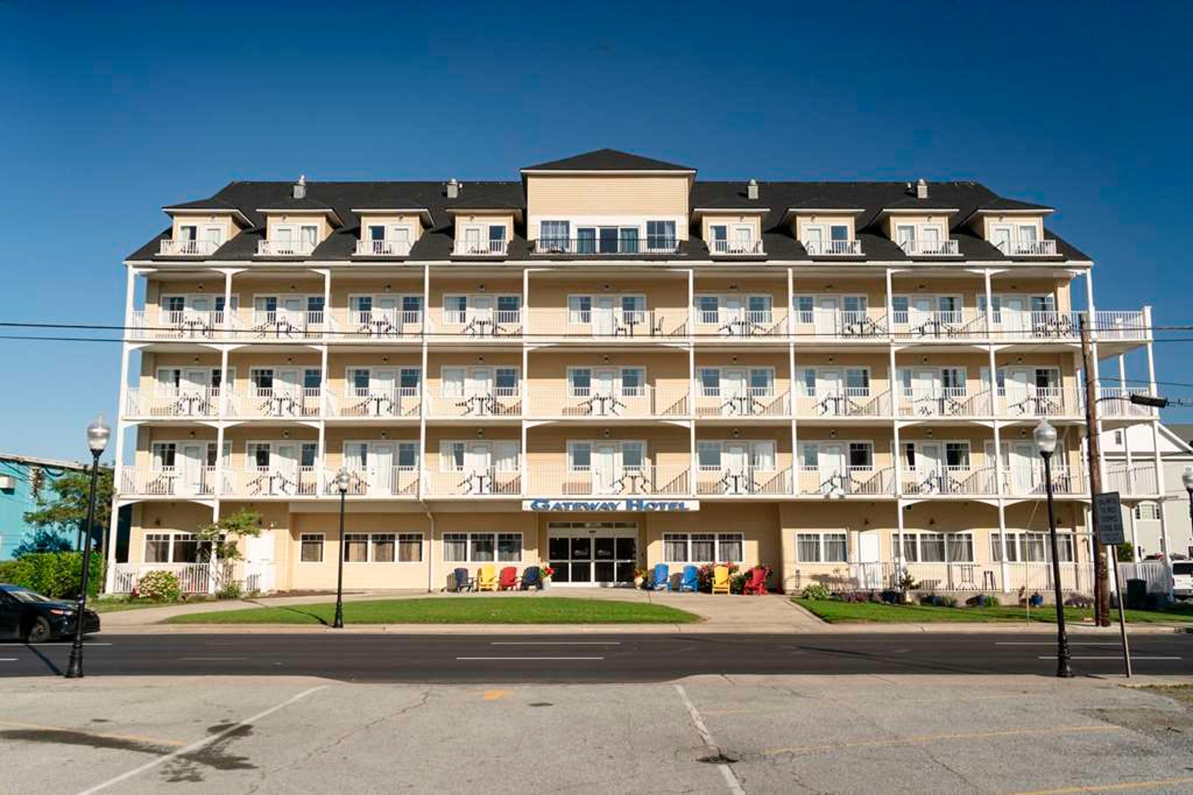 GATEWAY HOTEL AND SUITES AN ASCEND