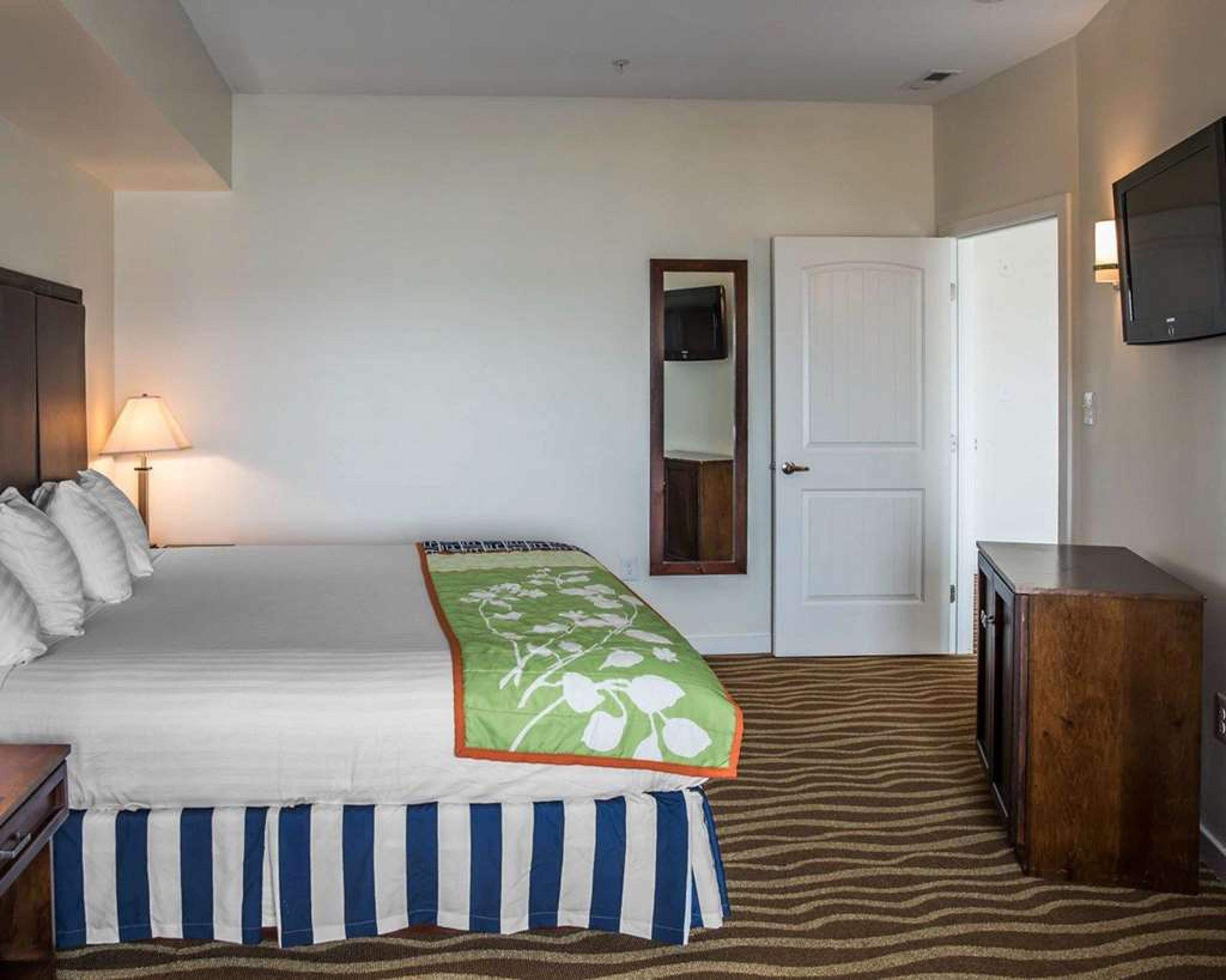 ISLAND INN & SUITES AN ASCEND COLLE