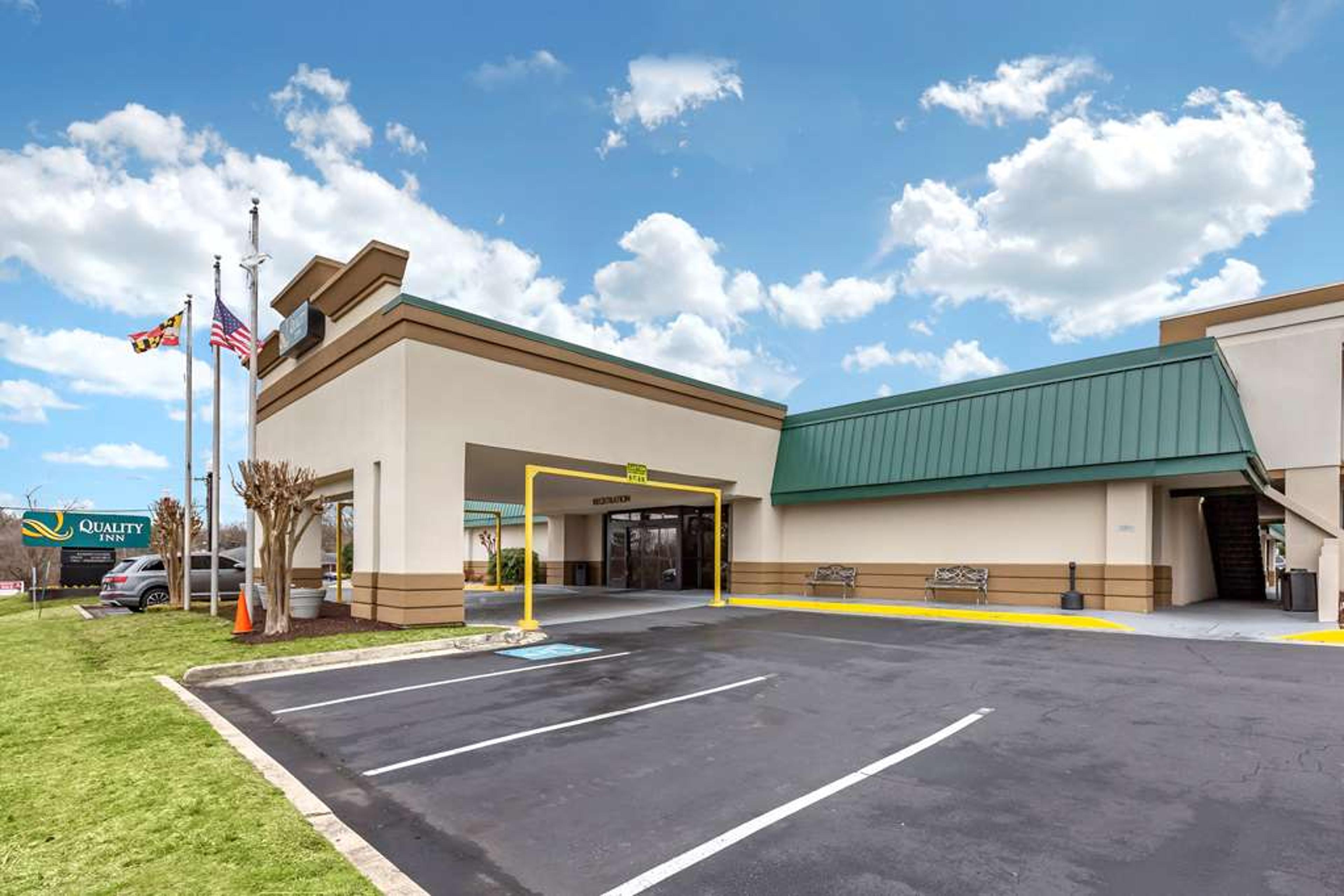 QUALITY INN WINDSOR MILL