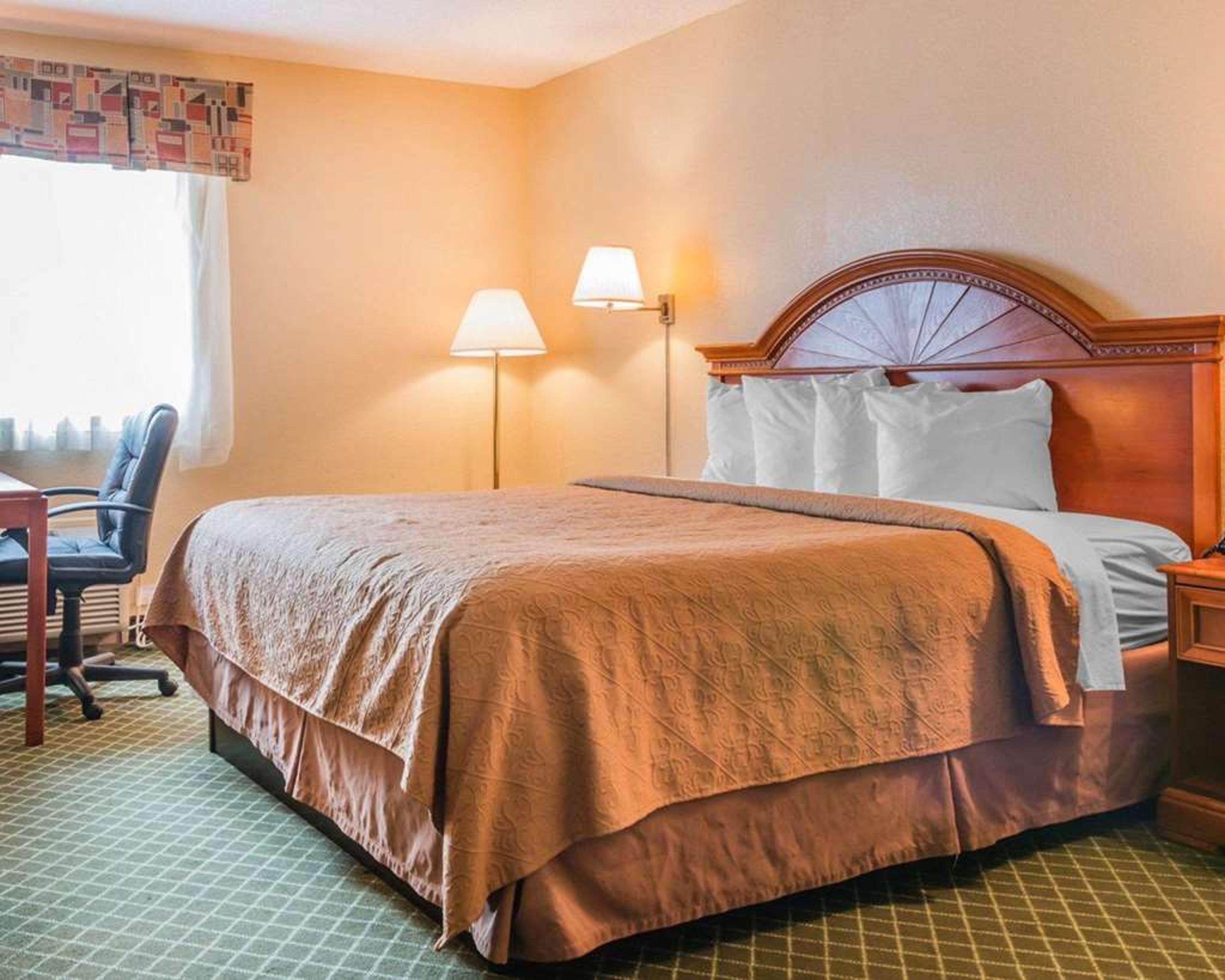 QUALITY INN & SUITES DETROIT METRO